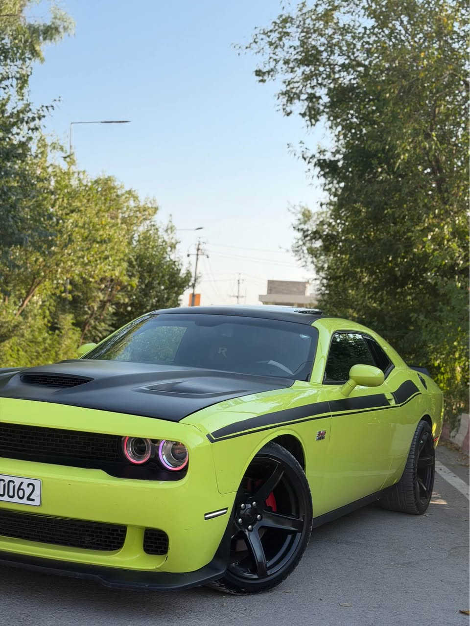 Dodge Challenger RT 2023 
سەیارەکە  گێڕ و مەکینە و کارەبایەتی و تەبریت بە شەرت . 
قەپات مواسەفاتە 
سڵاید 
بەسمە و شەخال 
گێڕ شەفت
ڕاداری پێش و دواوە 
سەیارەکە نموونەیە لە جوانیدا 
بێچاڵ و شوخت بێقوپاوی 
٣٤ هەزار میل 
دینار مەسرەفی نییە 
سەیارەکە کامل جایزە 
بۆ زانیاری نرخ تەلەفۆن بکەن بۆ ئەم ڕەقەمە 
*********** 
شوێن ڕانیە . رانية, السليمانية
