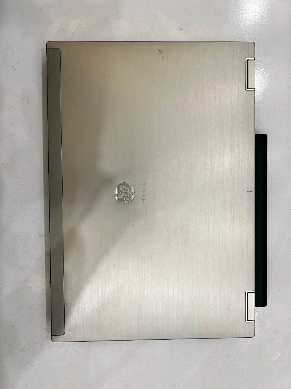 المواصفات الفنية:
​الموديل: HP EliteBook 8440p (هيكل معدني قوي وتحمل ممتاز)
​المعالج: Intel Core i5 M 520 بسرعة 2.40 GHz
​الذاكرة العشوائية (RAM): 4 جيجابايت
​نظام التشغيل: Windows 10 Pro (64-bit)
​الملحقات المرفقة مجانًا:
​شاحن HP الأصلي
​قاعدة تبريد/رفع للابتوب قابل للطي
​ماوس مع الماوس باد
​ملاحظة للأمانة:
الجهاز نظيف جدًا وشغال بشكل ممتاز 100%، العطل الوحيد هو البطارية وتحتاج استبدال (أو يعمل مباشرة على الشاحن بدون أي مشكلة).
السعر 150 وبي مجال لشراي 
الرقم ***********