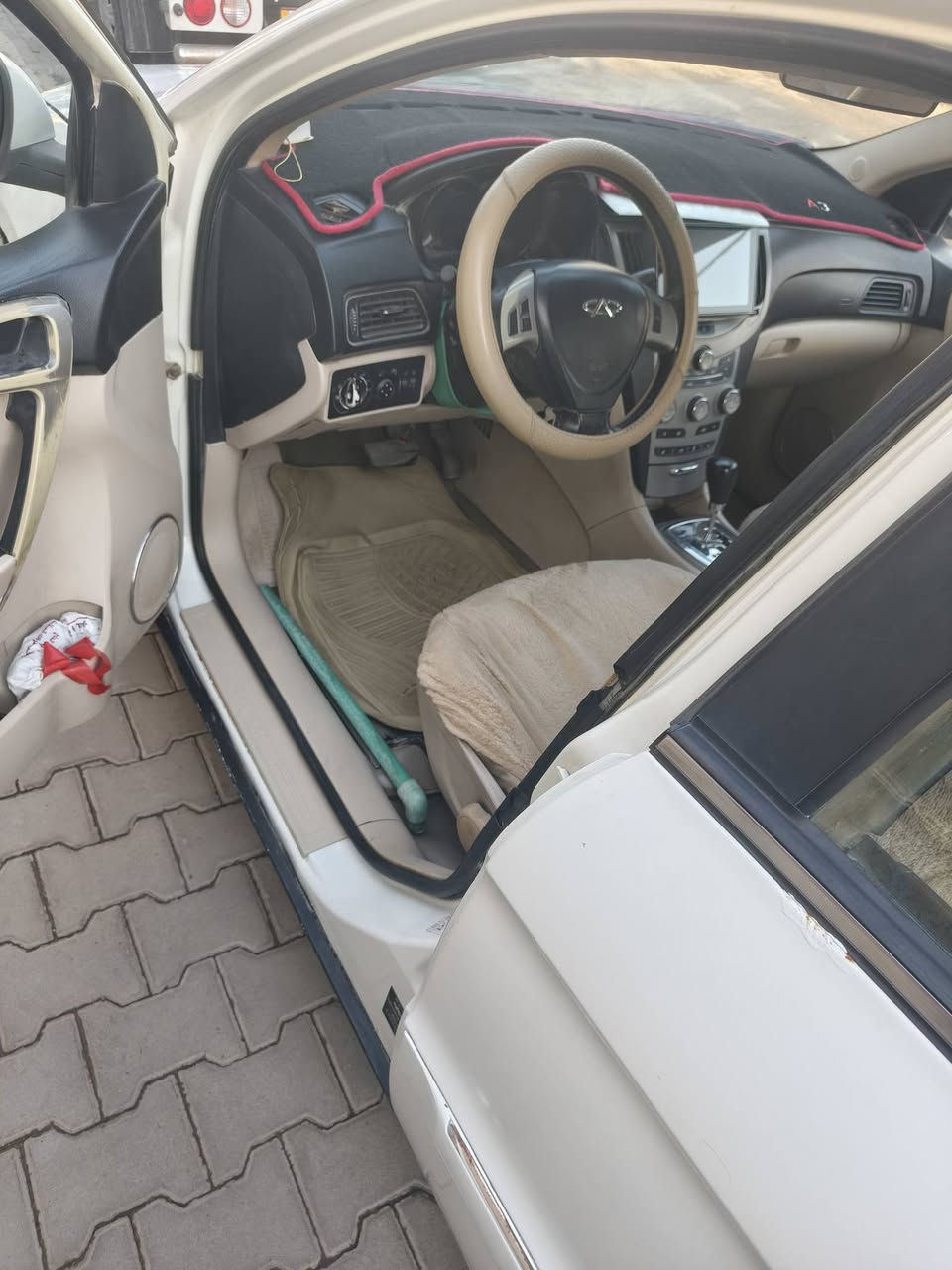 ٣٠ وبيها مجال رقم نجف شيري a3
موديل ٢٠١٢  للتواصل ***********
