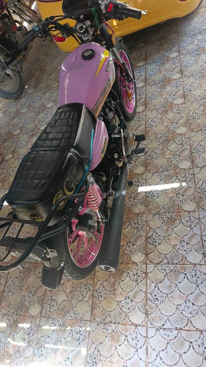 السلام عليكم درجة لبيع سيفان موديل ٢٥ دراجه نظيفه ما ناقصها اي شيء ماكينه 150 ما ناقصها برغي على وضع مال وكيل مكاني حله شارع ٨٠سعر775وبيه مجال بسيط لرقم***********
