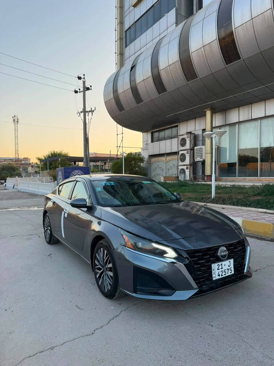 للبيع التيما SV
***********
السعر 145 🔐
موديل 2023 
الون نفتي
رادار ٣٦٠ درجة
تحكم ستيرن 
تثبيت سرعه 
تبريد ثلج 
بصمة ابواب 
بصمة تشغيل 
صندوق بصمه 
تشغيل عن بعد 
مكينة ٢.٥ تنفس تبيعي
حجر بلادي 
رادار بلادي 
٤ تايرات جديد مع ويل بلادي بدون اي شغط
ماشيه ٥٥ الف 
ضرر سيارة :جاملغ صبغ بدون دواخل بشرط
سيارة ب اسمي تحويل ثاني يوم 
رقم سنويه هزه براد جديد 2031
مكان السياره ديالى خانقين
