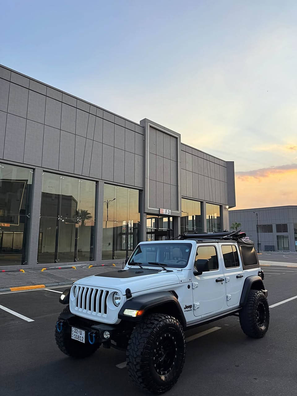 {Jeep Wrangler 2022}
🇺🇸~~~~~~~~~~~~~~215$~~~~~~~~~~~~~~🇺🇸
            ( وارد امريكى بدون صبغ و بدون تعديل )
               (سياره گير عادى 4*4 كامل تزويد )
موديل : 2022
مكينه : V6 سلند 3.6ليتر بنزين 
ماشيه : 35الف مايل حقيقى 
لون : ابيض
رقم شاصى : 1C4HJXDG9NW124191
رقم : اربيل سنوى جديد حتى 2030 تحويل مباشر 
مواصفات: فول عادى بس بصمة و كاميرا و دبل اكسل
مكينه و گير و كهربائي كل شرط 

مكان سياره / اربيل شارع ٦٠ 
رقم موبيل / ***********
                   ***********
              (سيارة جاهزه الحمدلله بدون اى نقص)
~~~~~~~~~~~~~~~~~215$~~~~~~~~~~~~~~~~ أربيل, العراق
