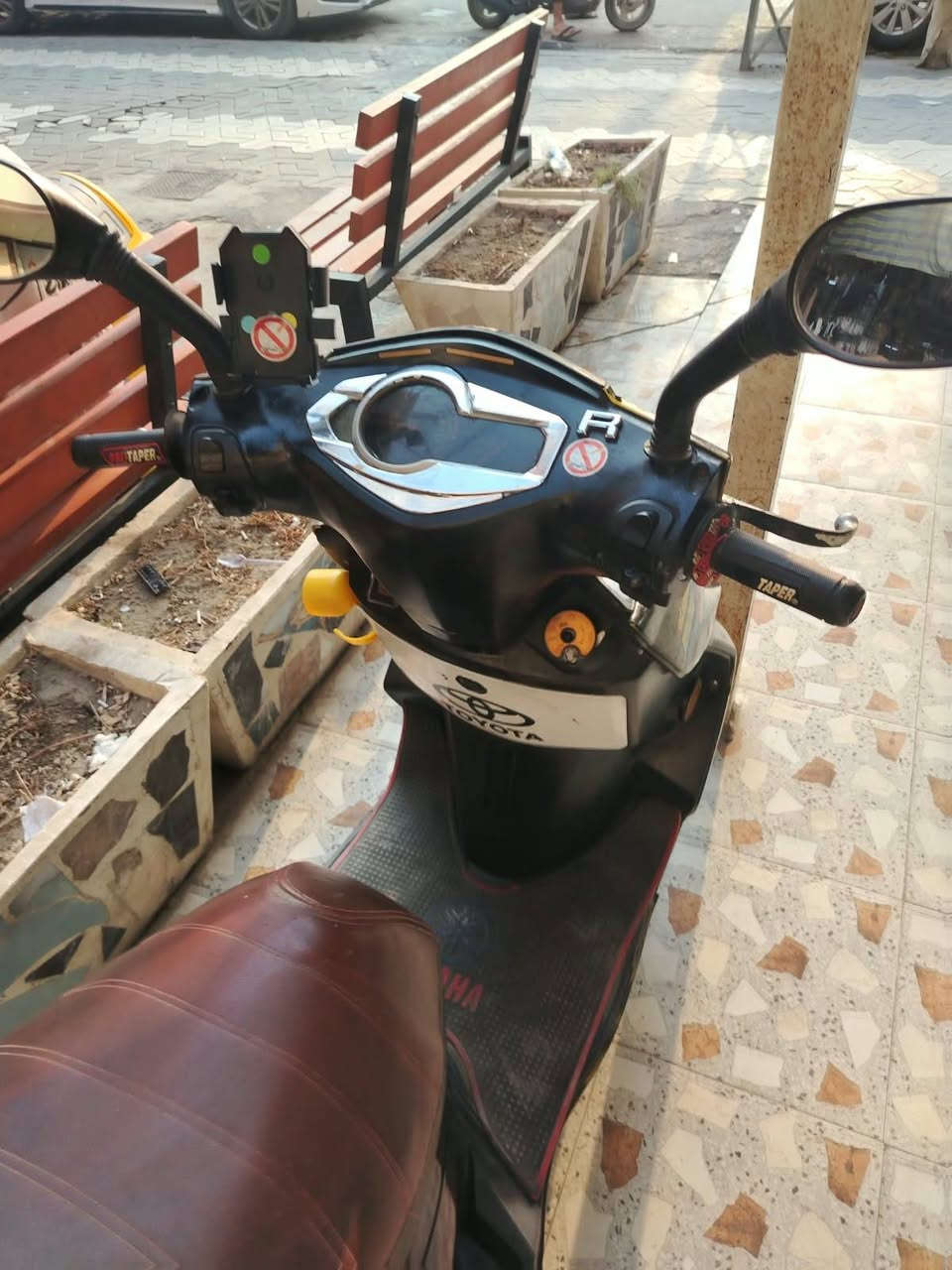 متاح دراجه سكنز صيني محرك ماكس
اي نقص مابيها من كهربائيات وتخم تايرات جدد  كڤرات نظيفه ....المكينه نظيفه 
العنوان / المسيب حي الميثاق 
رقم الهاتف 
‏‪***********‬‏
