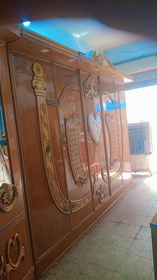 غرفه اخشاب • ٥ أبواب • نضافة ٩٥٪