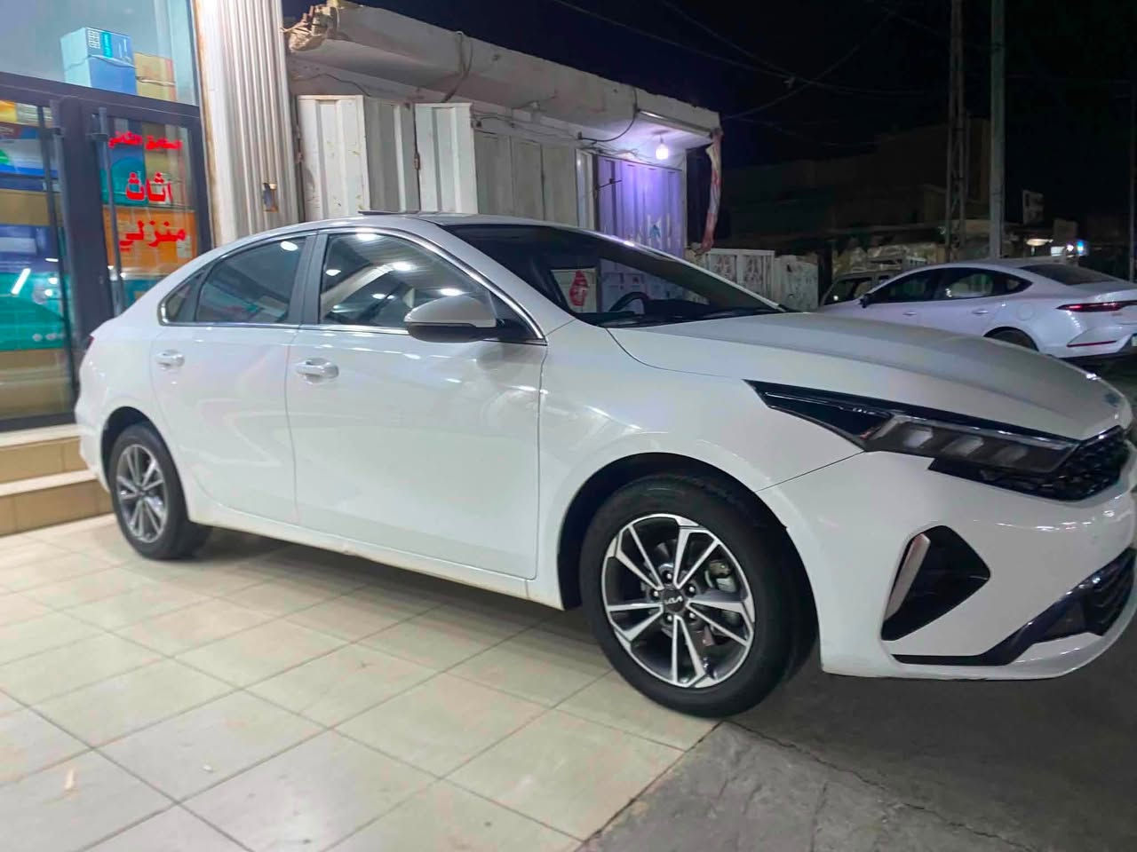 كيا سيراتو. k3. موديل 2024
السياره بيه بنيد صبغ وخشم الجاملغ بارد وبيه سونار 
ماشيه ٦٧ كيلو
مرقمه اربيل  السنويه مالك عربي بغداد تريد تحويل تريد وكاله

المواصفات فوووول.

شاشه ديجتال

لد امام خلفي نهاري
جام عل ريمونت اوتو
das

كشنات جلد

هند بريك بصمه

تبريد لمس شاشه

اوتو هولد

فتحه سقف

حساس لايت

حساس خلفي بلادي

حساس أمامي بلادي

كاميرا خلفيه بلادي

جي بي اس

نضام تشغيل الكاميرات

شاشه كبيره اصلي ابل كار بلي

نضام ترحيب مري شفط

نضام مود درايف إيكو وسبورت و عادي

تحكم ستيرن فول

ويل كب كروم

لد امامي نهاري

شباك نيكل

مانع انزلاق

مانع انحدار

لايت عدسات زنون

ايرباكات عدد6
مكان السياره بابل المركز 
السعر ١٢٢ وبيه مجال قليل
***********
