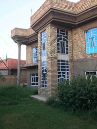 دار للبيع مساحته ٥٤٠م واجهه ٢٠ نزال ٢٧م مسلح طابو صرف كماليه شارع الأص...