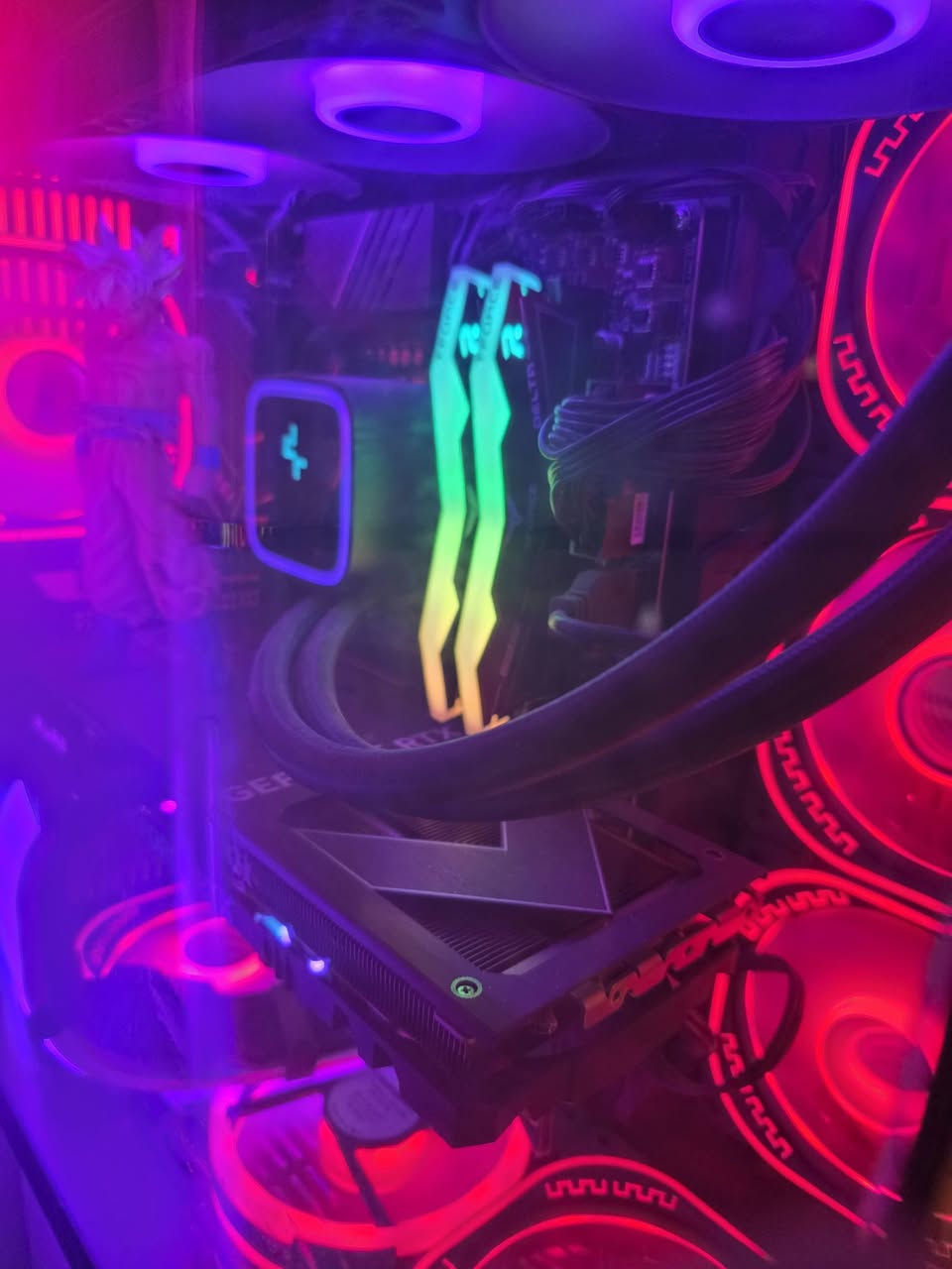 السلام عليكم بدون مراوس وابيع كامل
مكاني بغداد حي جهاد

حاسبة pc

Ci 7  12700kf

Rtx super 4070 12g

M.b Z790 P msi  wif D5 

Ram 32 gb 16x2 6000hz

M.2 1tb nvme king ston

Deep coolse720  المبرد مائي يعرض حراره فقط

Psu 750wat+80 broke A

السعر مليونين و٣٥٠ الف وبيها مجال ***********

