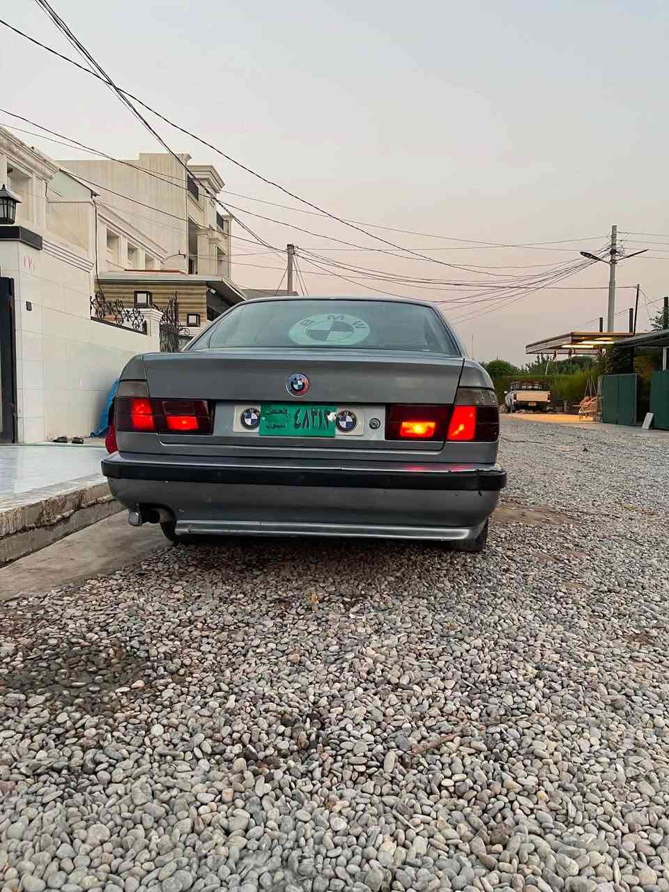 BMW 525 مەکینە سەقەر  بەبی دەحم و لیدران ئارم پلاستیک دهۆکە سەیارەکە ئیمن نیە نامە مەنیرن موشتەری ئەوە رەقەمی ساحیبی *********** 
*********** أربيل, العراق
