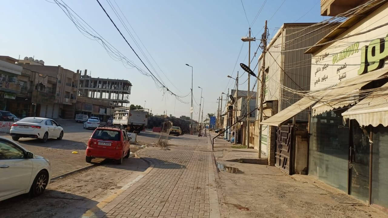 بيت للبيع بسعر مميز في الدورة شارع 60 الرئيسي شارع تجاري مجاور سريع الدورة 
مساحة 642 متر واجهة 15 نزال 42

طابو صرف يحتوي على اربع محلات تجارية (مؤجرة)
وشقة فوق المحلات 
ومخزن فوق الشقة 
و حديقة بمساحة كبيرة 

وبيت بناء 150 متر 

غير متواجد على الفيس بوك

للاستفسار 

*********** بغداد, العراق
