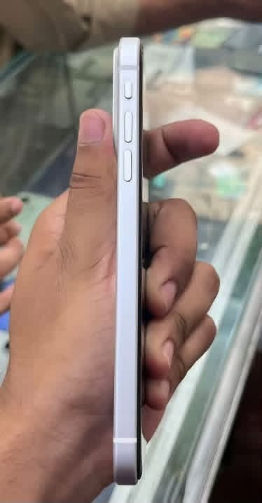 سلام عليكم اكس آر محور 17 بطاريه 81 وذاكره 64 نضيف الجهاز حلو سعره 350 وبي مجال اومراوس مو مشكله رقم الهاتف ***********اتصال.
