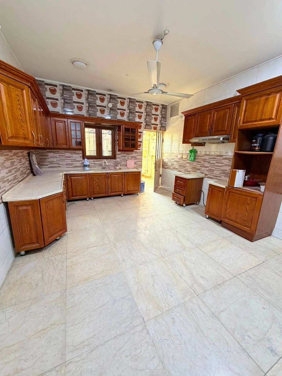 🔶(منزل للايجار)🏡✅
// المساحة (250) متر// طابقين 

🔸(يحتوي الطابق الارضي على/ غرفة منام/ صاله/ /مطبخ حار بارد / صحيات/كراج /يحتوي الطابق الثاني على/ ثلاث غرف منام/ هول/ صحيات /ومن ضمن البيت / مطبخ وكاونترات + سبالت + غرفة منام  /

                                                              
(الموقع المشراك الجديد مقابل جامعة باب الزبير)

سعر الاجار (مليون و 100 الف ) غير قابل للتفاوض //

🔻(عنوان الشركة )

 ( الجنينه /نهاية شارع المصلحه / قرب سوق الجبيلة ) 

للطلب والاستفسار الاتصال على الارقام التاليه//

واتساب +اتصال ***********
واتساب + اتصال ***********
