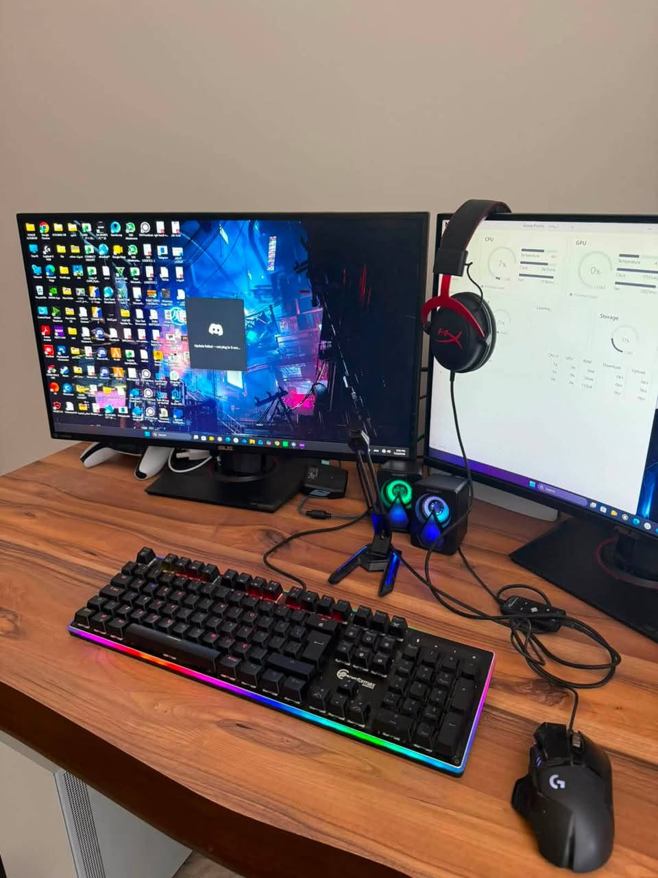 السلام عليكم ورحمة الله وبركاته 
عندي pc للبيع 
كارت الشاشه 3080 ti asus rog strix
مذر بورد msi x570 wifi tomahawk 
معالج ryzen 7 5700x
Ram ddr4 3600 mh sandisk
Hard m.2 2tera samsung
Power supply 850 gold
مع شاشتين
الشاشه الاولى 240 hz asus tuf gaming 27 inc
الشاشه الثانيه 27 inc 165 hz asus tuf gaming curve
مع ماوس وكيبورد ومايك وسماعه hyperx cloud 2
كل الحاسبه نظيفه جداً استخدام قليل ومشتريهه من تركيا 🇹🇷 
اي استفسار هذا رقمي ***********
السعر 2.250.000
