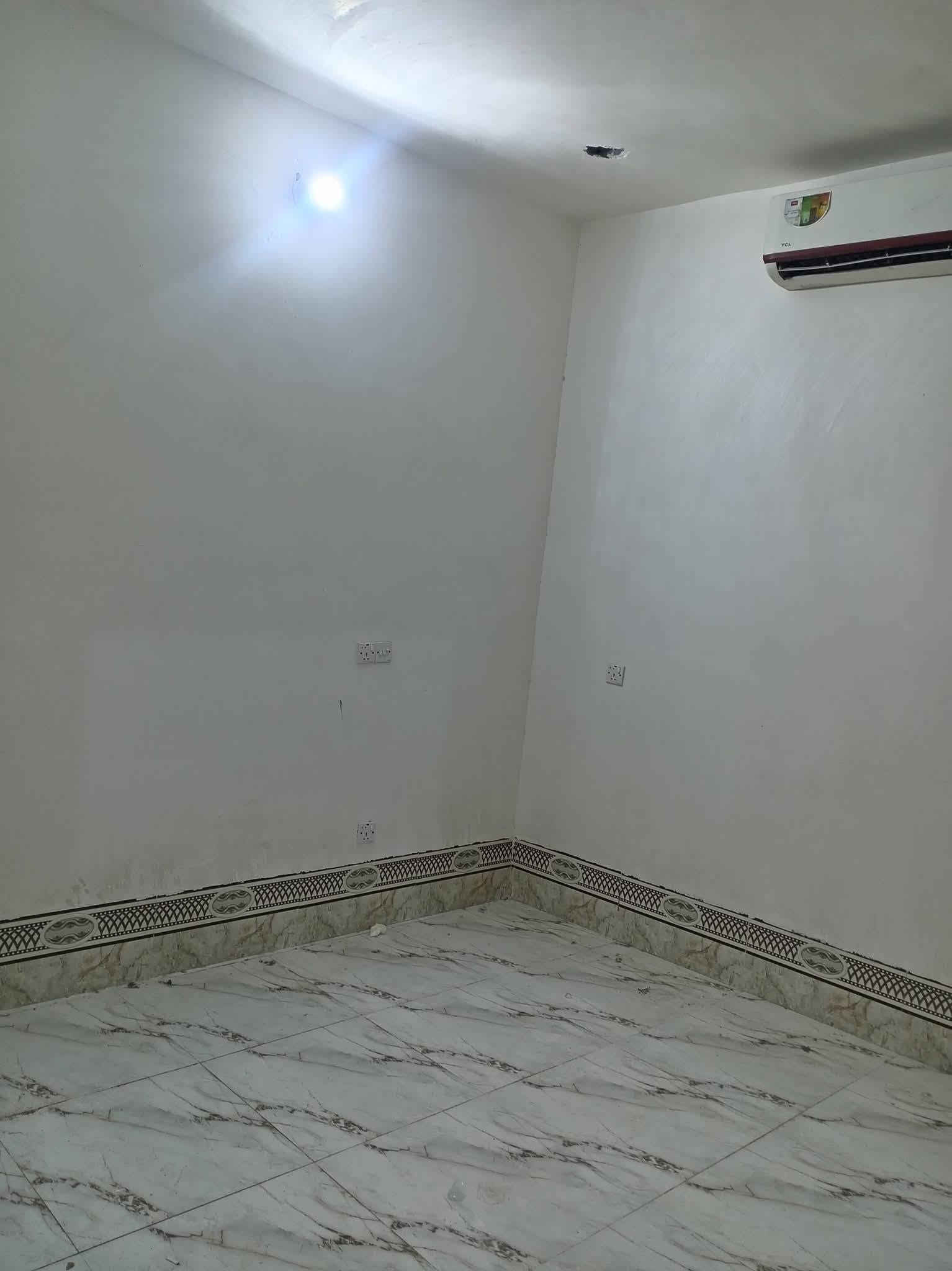 طريق بغداد عمود 64 • مؤث • غرفة وصالة