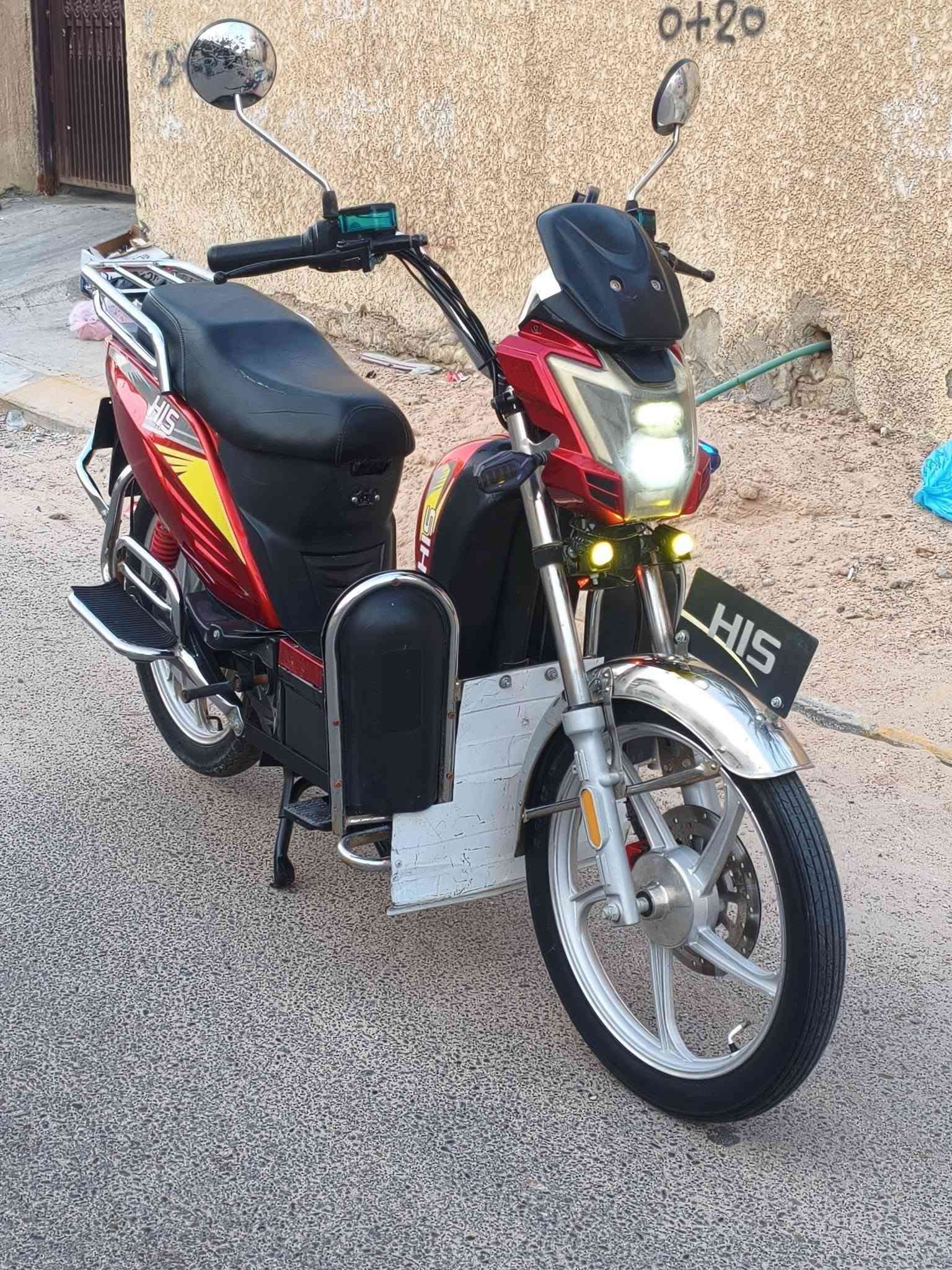 دراجة هارلي موديل 25 الدراجة اخت الجديدة ومناقصها اي شي ..
البطاريات🔋انتاج 2026/5/1 جدد قبل شهر مشدودات الاخوين 40 امبير  عالفحص💯 ..
الكهربائيات🔌 كلها شغالة .. نظام الشاشة🖥️ تحديد اي عطل يصير بالدراجة .. مانع سرقة📢 .. تشغيل📲 عن بعد.. نظام R🉐 رجوع للخلف .. لايت🔦 عالي ناصي + زوج🔦🔦 زنون اضافي .. دبل اشاره🚦 .. اشاير ➡️⬅️ .. اربع سرع🚀 .. تثبيت سرعة🈴 .. بك لايت رماش .. اضوية جانبية ملونة ..
الدراجة نظيفة حيل ومناقصها شي ..
السعر .. 500 .. وبيها مجال .. 
الاتصال☎️📞الاستفسار .. *********** .. واتساب..
