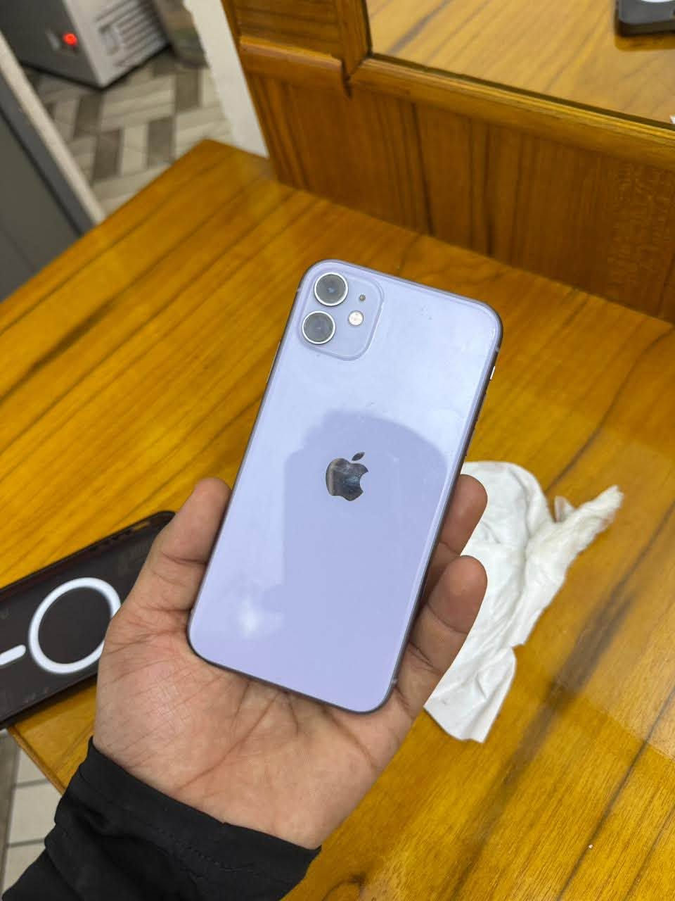 سلام عليكم 
ايفون 11 عادي 
💾 الذاكره 128
🔋بطارية 70
📱الجهاز مكفول من الصيانه البرغي مالته ما مفتوح + كارتون اصلي مطابق آيمي 
💸السعر 345 وبي مجال حگ جيه 
📞*********** هذا اتصال + واتس اب
