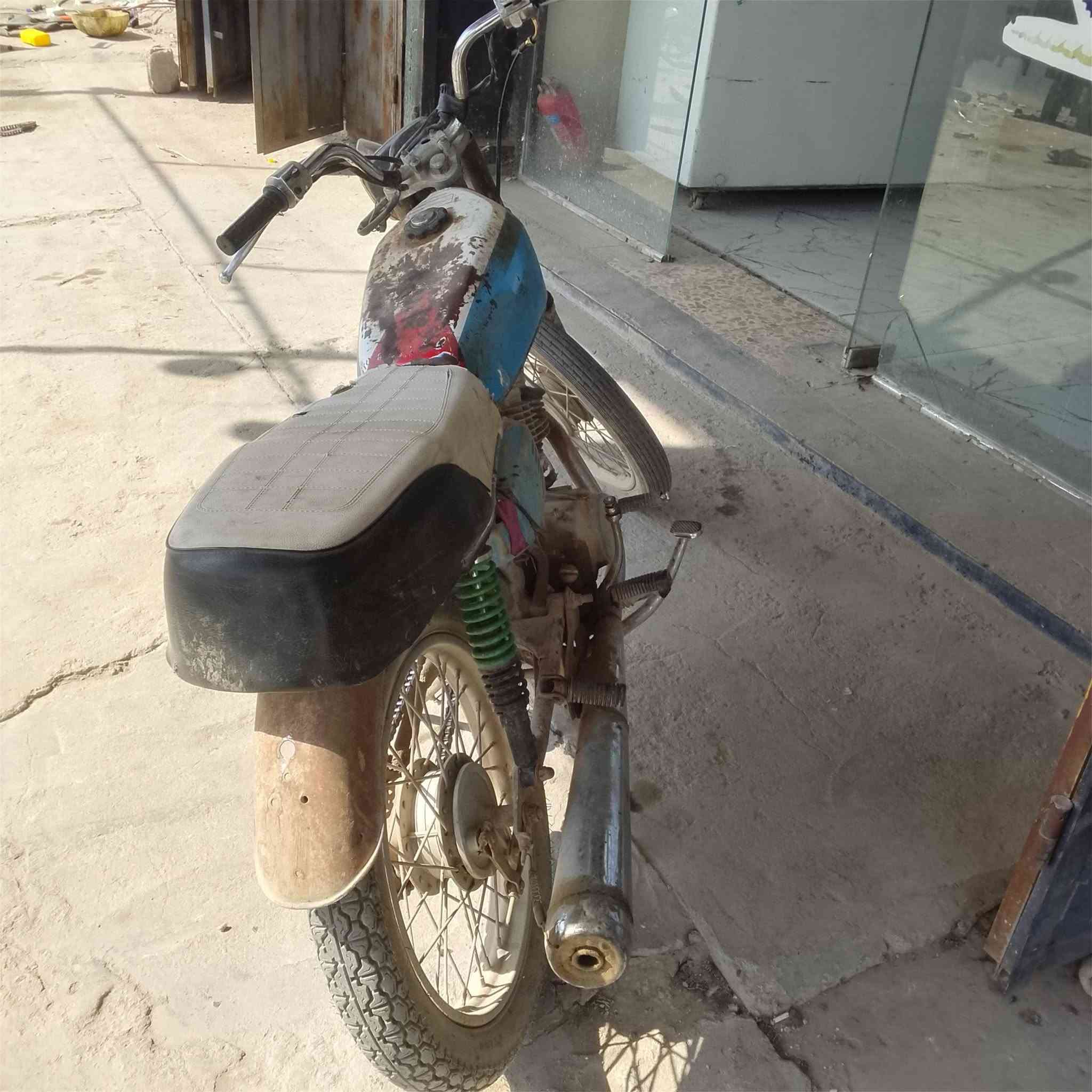 اربعه كير كلك مكفوله سعره 200وبيه مجال قليل مكينه ناعمه تخبل مكان كربلاء الحسينيه هاذه رقم ***********
