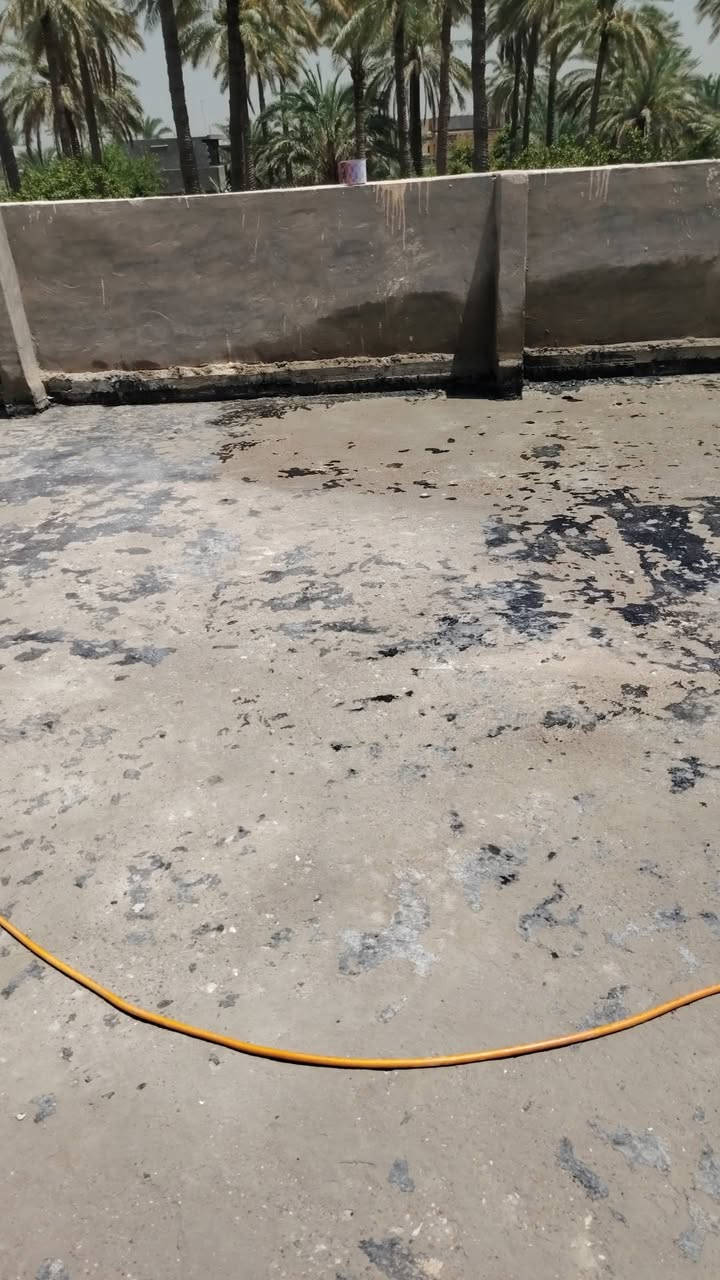 تم إنهاء عمل تنضيف السطح من الزفت وغسل وعمل ماده عازلة للسطوح مقاوم للمياه والرطوبة وعازل حراري للاستفسار على الأرقام التالية ***********او *********** ان شاء ينال اعجابكم
