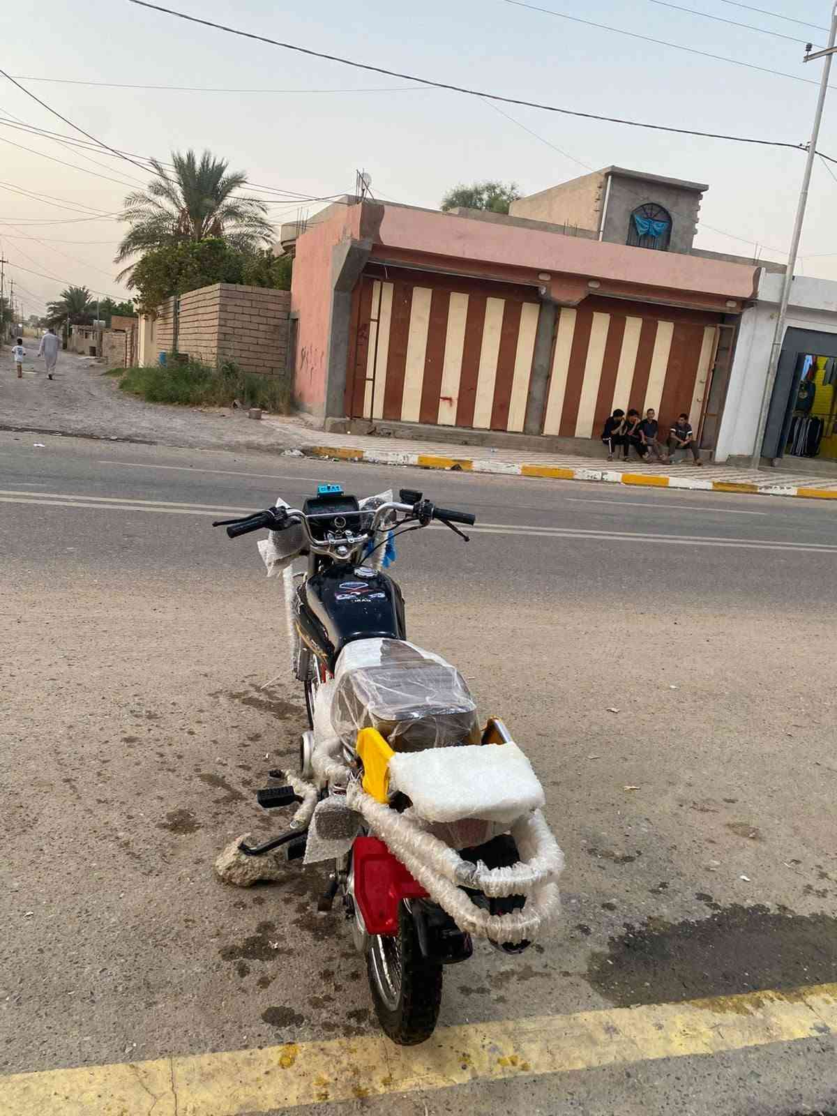 السلام عليكم تايكر للبيع 23محرك مبدل بس ولفات قفط نشاط ومعدل فول شرط كهربايات كله شغاله دراجه فول نضافه السعر 430وبي مجال اتصل ***********مكان بيجي
