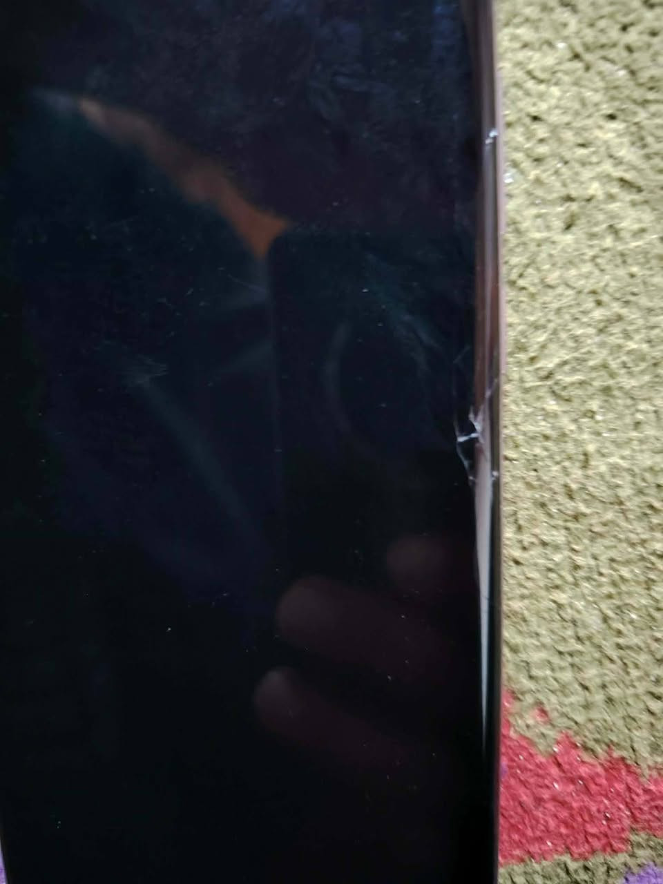 جهاز هونر اكس تسعه سي للبيع 
Honor X9 C
جهاز استخدام فتره قليله كارتونه موجوده
بي ضربة صغيره بطرف الشاشة موظحه بصورة
رايده ب300 وبي مجال
رقم *********** تواصل واتساب والي يحب ينطي سعر وراسله اني مكان ديوانيه
