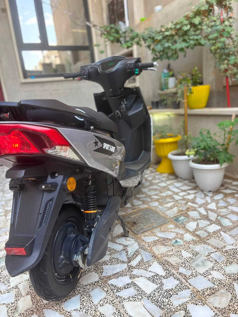 سكنس 6 بطاريات مسطره اكبر شي ب السوك
ملف عقل بطاريات شرط الفحص 

يمشي مسافه 40-55 كيلو 

سويج + بصمه تشغل عن بعد مانع سرقه قفل ستيرن 

اشاير يمنه يسره لايت عالي ناصي رماشي هورن

نضام بك كلو شغال مابي اي نقص 

السعر 460 بي مجال 

العنوان موصل حي الحدباء

***********

***********
