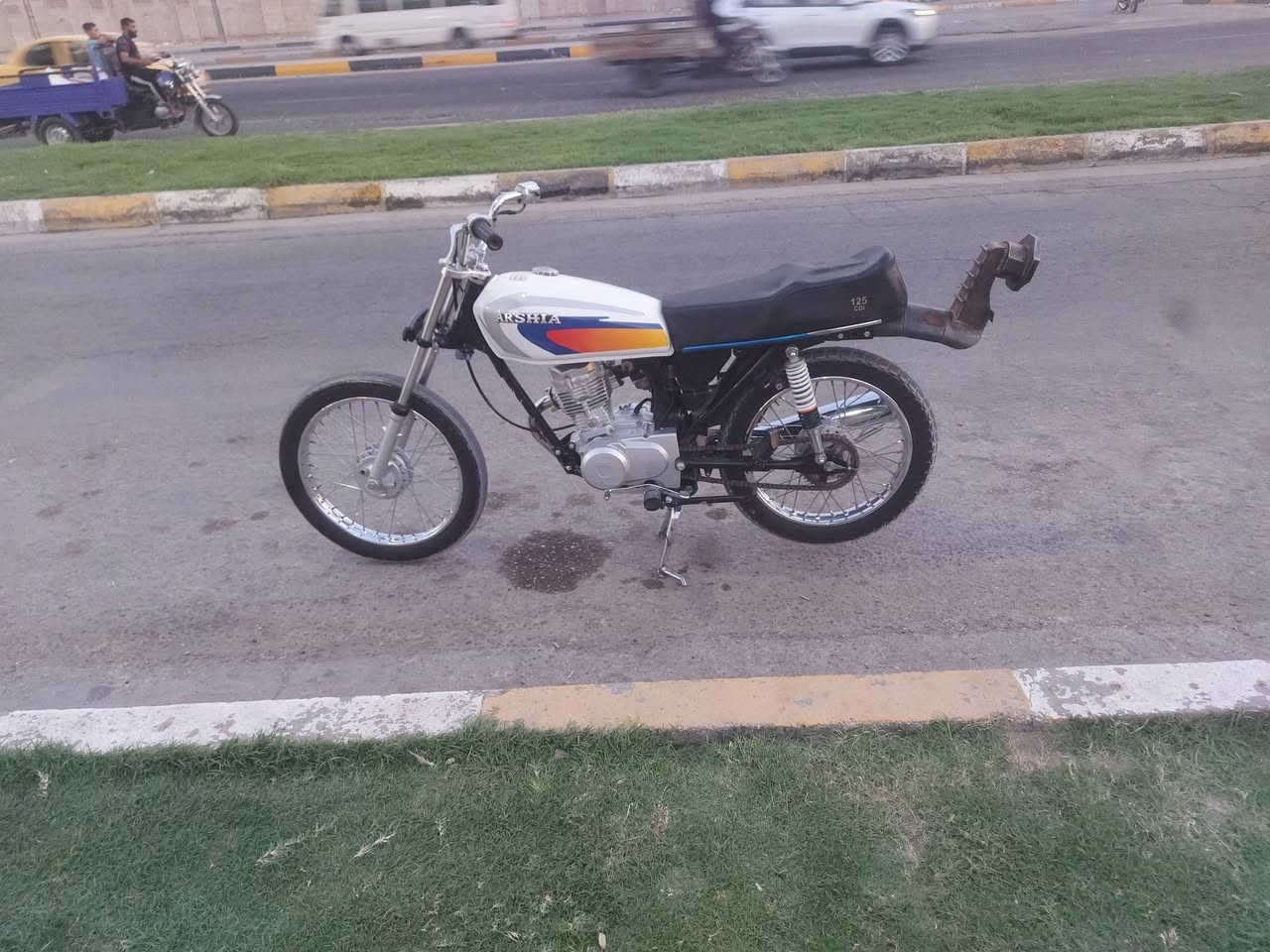 السلام عليكم من رخصه صاحب الجروب دراجه للبيع مكان كربلاء فريحه سعر 425))  قفل🔒
الرقم الهاتف  ***********ت
تعمير جديد صارلة4 شهر
جراجة وراق كاملة

