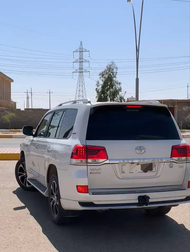 لاندكروز GXR • ٢٠١٠ • رقم بغداد