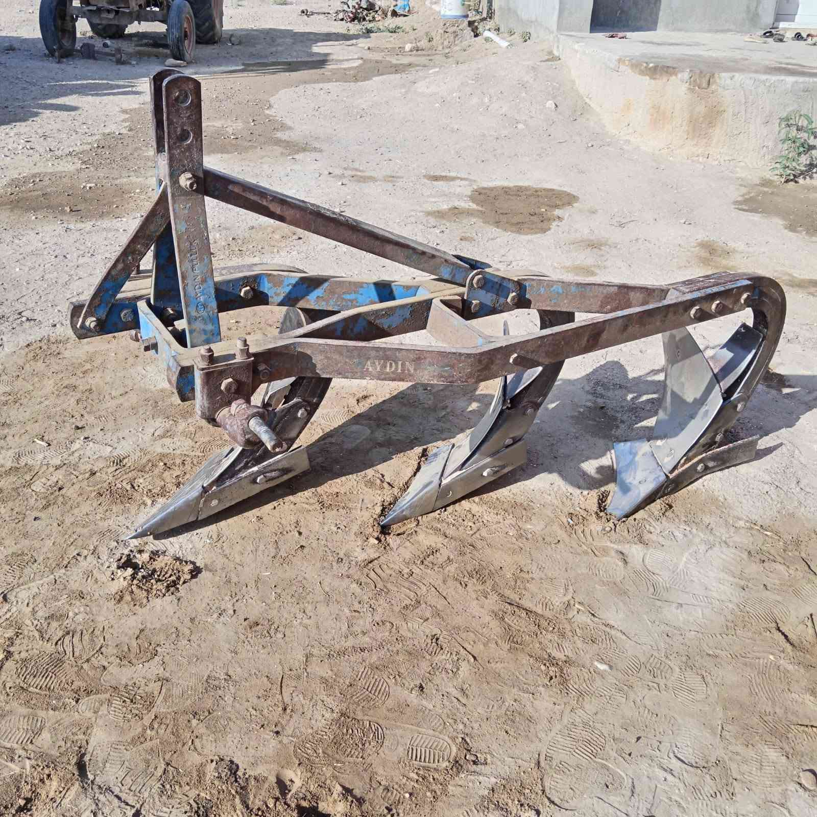 السلام عليكم يوجد فدان تركي للبيع حجم ١١ بولوك لاتصال ***********

