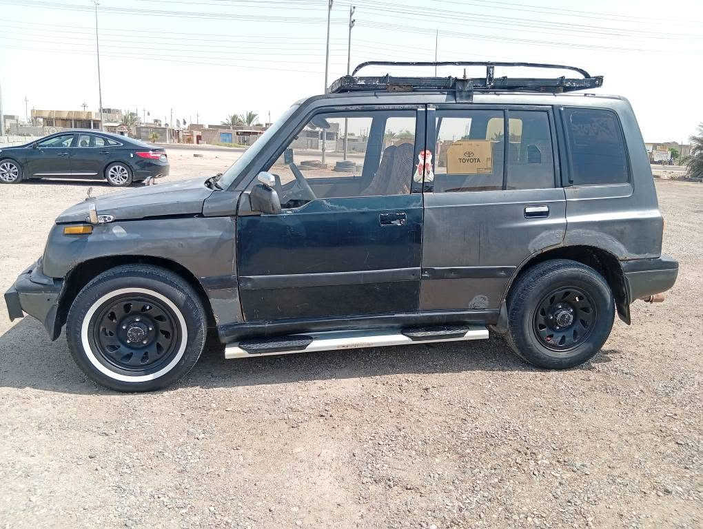 *🚙 للبيع سوزوكي فيتارا دبل قمارة - موديل 1993 🚙*
اللون: رصاصي رمادي
رقم السيارة: ميسان الماني
السنوية: كارتونية منتهية

*التفاصيل:*
المحرك 4 سلندر ونجي - بيه خيط بخار بسيط
بيها باب السايق مبدل
البدي: شوف العين، نظافة جيدة
البيع: ابيع اصوليات وتحويل مضمون

*السعر:* 28 ورقة وبيها مجال للشراي الصدك

*العنوان:* البصرة - القرنة

*للاستفسار:*
واتساب: ***********
اتصال: *********** البصرة, العراق
