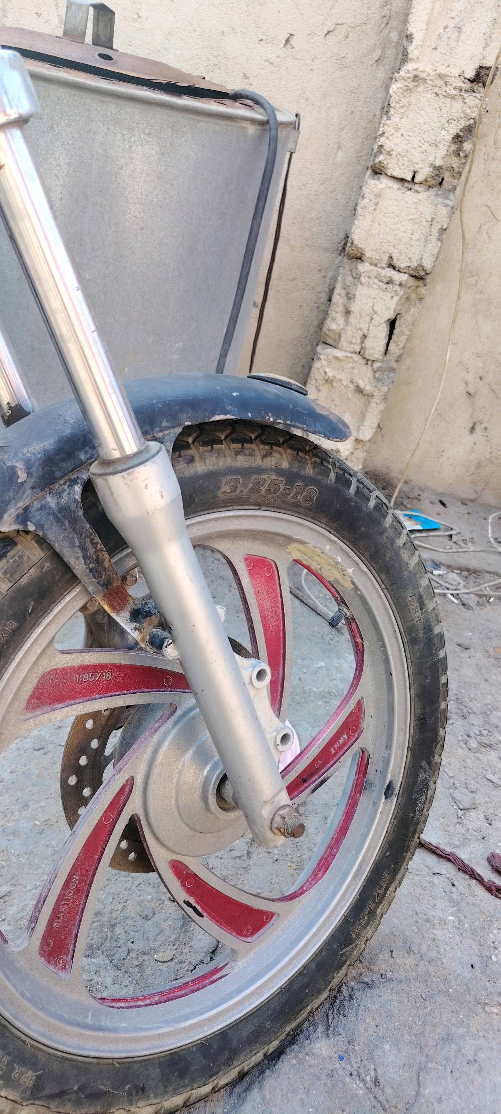 دراجه أدوات جونده شغاله دك هندر او اطلع وين متريد مكينه MTR نضيفه السعر 225 العنوان القبله
***********