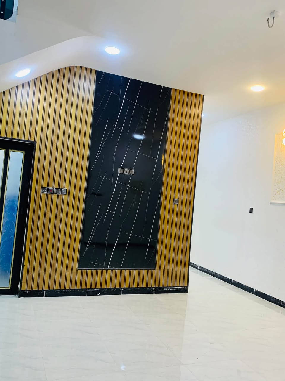 🏠🏠🏠🏠🏠🏠🏠

بسم الله الرحمن الرحيم 
 مشتمل للبيع طابقين بناء حديث بناء ٢٠٢٦ زيرو غير مسكون بناء طابوق درجه اولى المشتمل في حي الامين مربع حي السلام المشتمل فول سيراميك وبناء درجه اولى بناء مفصول أضلاع وسقف يتكون من كراج وصحيات خارجيه واستقبال ومطبخ وصاله ومنور وحمام وغرفة نوم عدد3 مأسس مجاري خطين ومؤسس ماء ٤ خطوط نضام بوستر صاعد نازل تاني ماء كبير ٢٠٠٠ لتر مؤسس نضام كامرات سبالت دفن 
🌴1️⃣التسلسل📠/168
🌴2️⃣مساحه🏚️/125m
🌴3️⃣الواجهه🏫/6.25m
🌴4️⃣النزال⛺/20m
🌴5️⃣الشارع🛣️/10m
🌴6️⃣المرقم/
🌴7️⃣اقرب نقطه داله / نافذ على شارع جامع السلام 
🌴8️⃣خدمات🏞️/ ماء وكهرباء 
🌴9️⃣السعر/120وبيه مجال بسيط 
🌴🔟 
📜نوع الملك / طابو ملك تحويل ثاني يوم

 🌴🌴🌴ادارة مكتب دار الايمان للعقار 🌴🌴🌴

⚫للاستفسار📞📞 
☎وسام العيساوي 
***********(الواتساب)📞
***********📞  

     🌴لا نتعامل على المصرف العقاري🌴
_______________________________________
1️⃣●اسعار 💵العقارات المعلنة في مكتبنا تُحدد من قبل البائع 💸صاحب العقار وليس المكتب والسعر قابل للتفاوض بين البائع والمشتري📜 

2️⃣●⌛نتميز بعدم رفع سعر العقار من قبلنا ونجمع البائع🌴والمشتري وجهاً لوجه لغرض الاتفاق📝  على السعر النهائي 👍 

3️⃣●🌴قضاء الفلوجه/حي الشهداء شارع ستين 60 قرب نادي الصمود Fallujah, Iraq اذا عندك عقار تريد تعرضه للبيع او تريد تشتري عقار 

4️⃣🌴فقط ارسال المعلومات  على الواتساب او الاتصال على هواتف المكتب .. 

☎️نستقبل هواتفكم على الارقام التاليه 

☎️ابو عبدالله العيساوي 
*********** (الواتساب) 
***********
☎️***********
