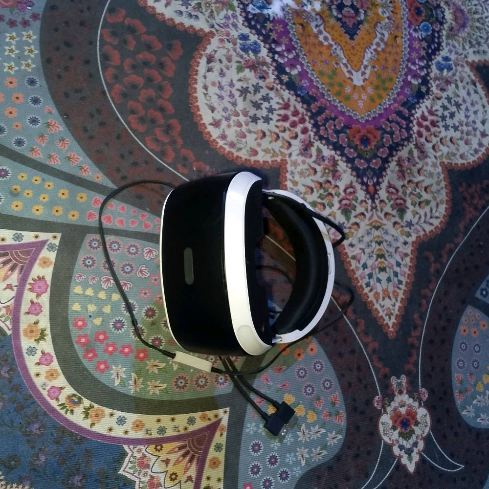 نضارة الواقع الافتراضي Vr للبلي فور جديدة غير مستخدمة فقط بعض النقوصات راسل واتساب للستفسار
