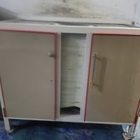 كوت قرب كهرباء ٤٠٠ • كاونتر ٦ أبواب • سنك