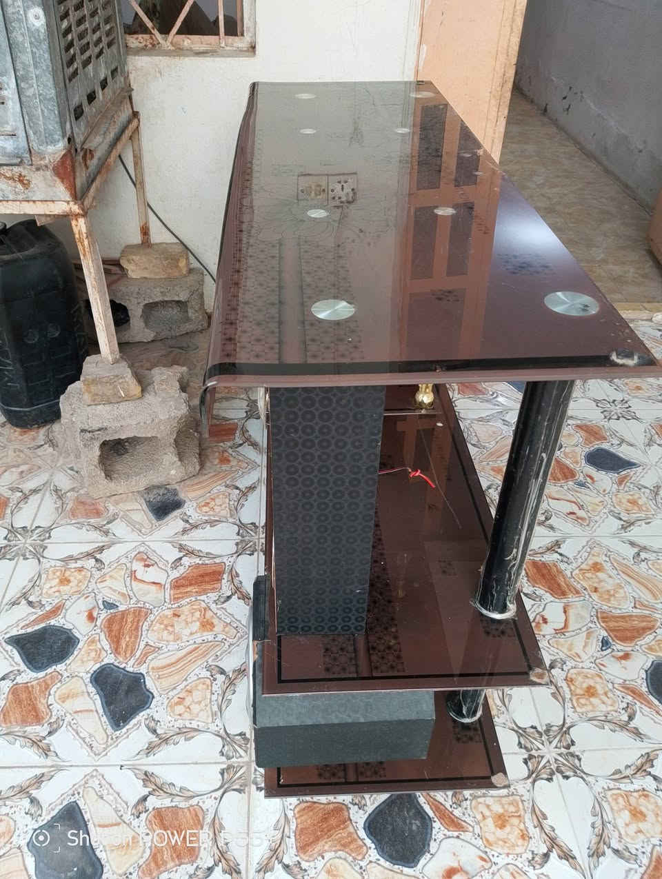 ميز بلازما • مستعمل • سماعات شغالة
