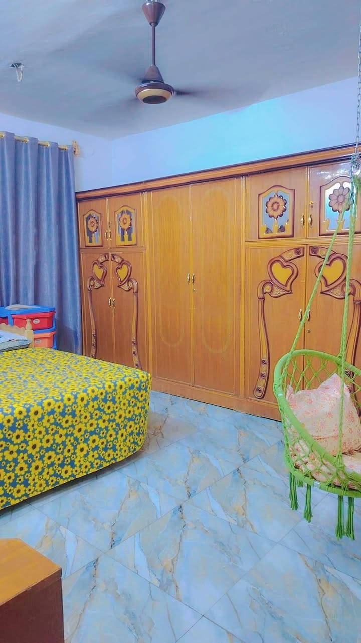 السلام عليكم بيت للبيع طابو صرف مساحة 160 متر
السقف صب تسليح  حي الرساله قرب ثائر رنو خلف مدرسة بغداد
استقبال 6/4
هول 4/4
مطبغ 3/3
غرفة نوم 5/4
وبي غرفة مع بيتونه  طابق ثاني سندويج 
كراج سيارة وحديقة
الاستفسار ***********

