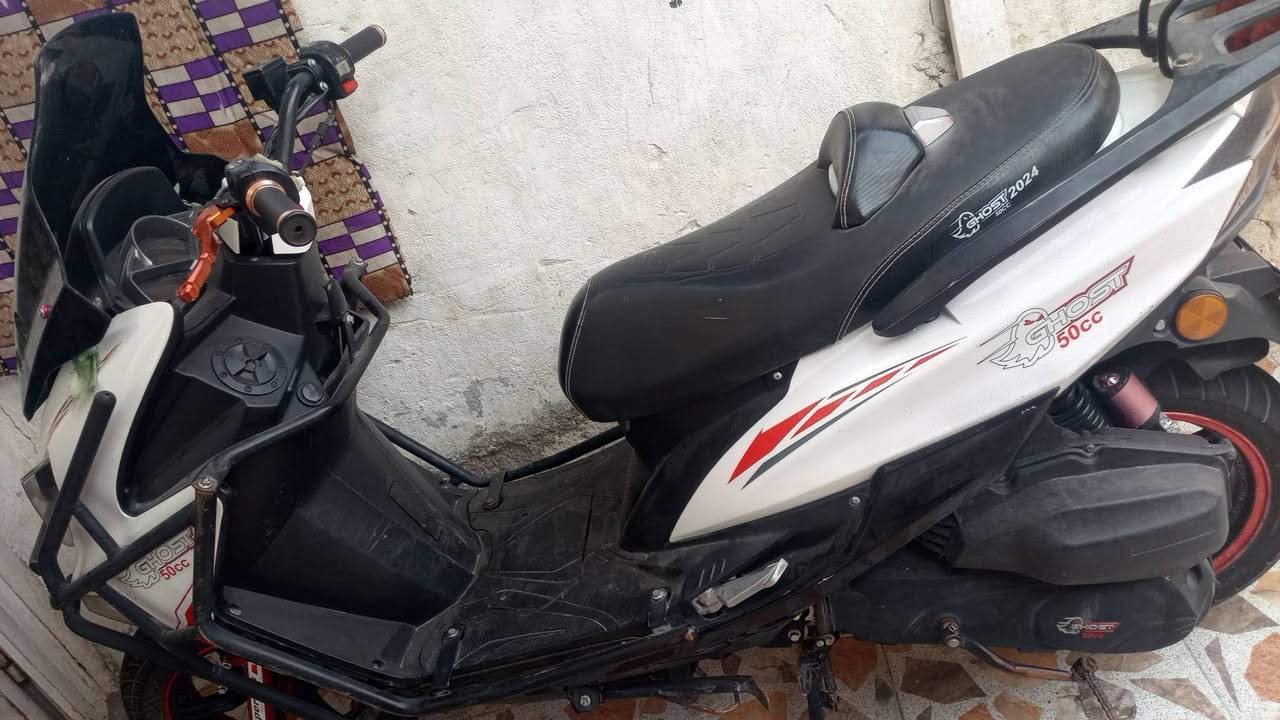 دراجة للبيع موديل ٢٠٢٤محركها كايم وبعد بيها شغلات بسيطة همينة يعني يرادلها ترتيب بسيط السعر المطلوب ٤٠٠ ألف وبيها مجال مراسلة الصفحة أو الأتصال على الرقم ***********
