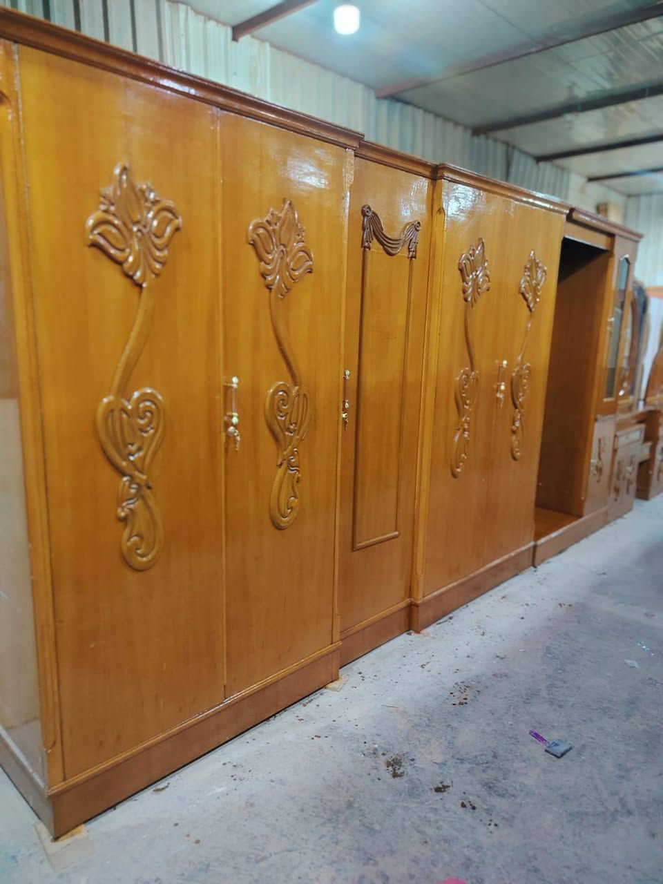 يالله
_غرفه نوم ام الخمسه تسكام
_نضافه 95بل ميه
_700وبيهه مجال _
_النجف حولي شارع 30 الثاني
_***********واتس
