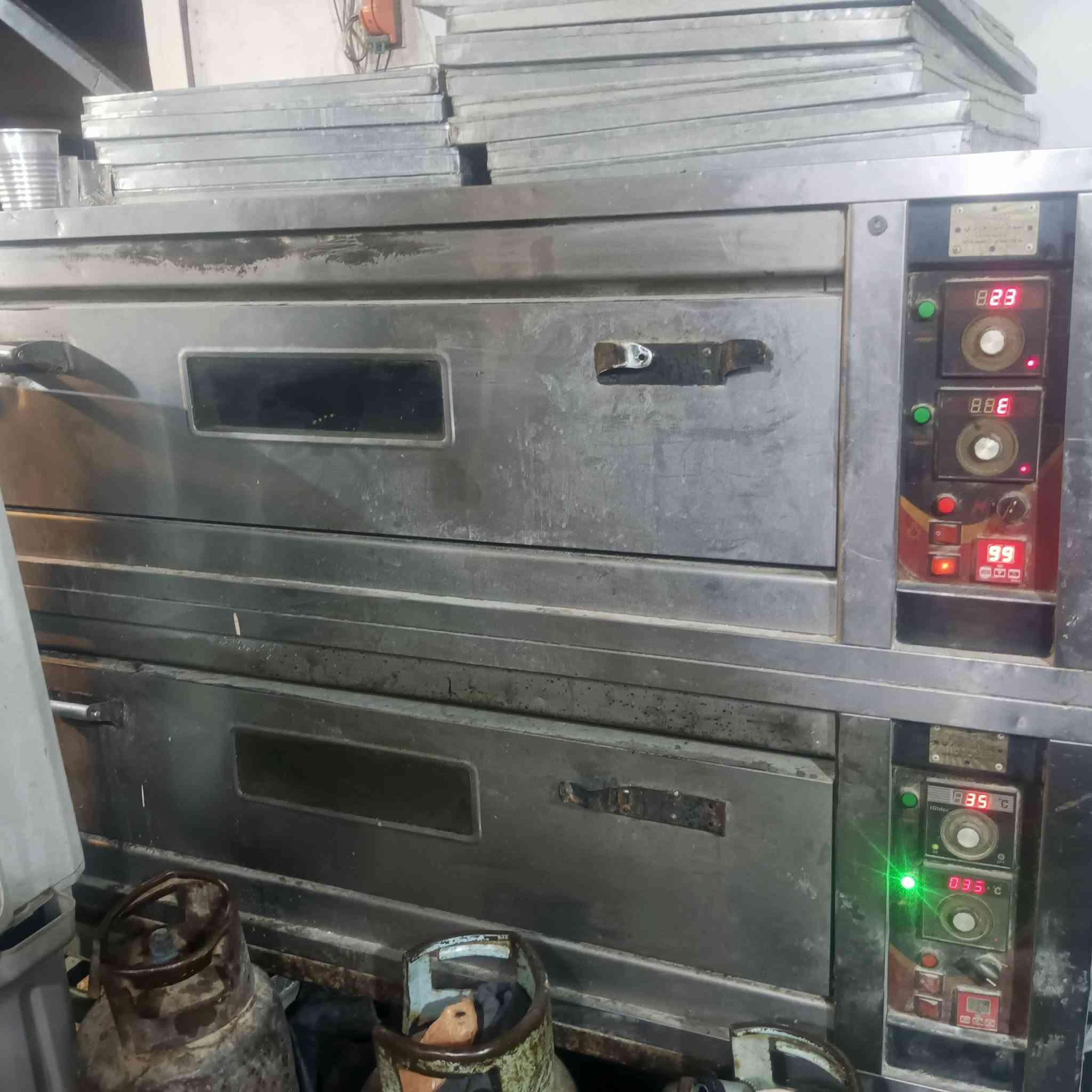 فرن كهربائي طبقي السعر 900الف العنوان النجف ***********
