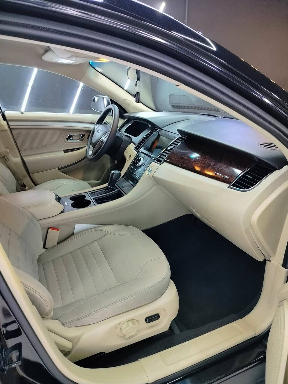 Ford Taurus 2019 se
بەس بنید سبوغ مابی دخول 
دعامی بل دعامی بشەرط گێر محرك صدر خلف حتا مكينة  بشرط ما مفتوح واتربم 
كوشن كاربا كاميره بلادي تشغيل عن بعد 
ماشية 108
سعر 128$
***********
