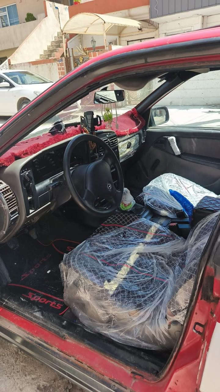 بە ناوی خوای گەورە
ئۆپڵ ئۆمیگا مۆدێل ١٩٩٣ بارکۆدی ئاسایشی بۆ کراوە
مەکینە ٢٠ 
بە شەرتی گێڕ و مەکینە و سەرف و دوکەڵ و بوخار و موس و بڕاوە
مەکینەی تازە
سەقف سڵایت
تایە و ویلی تازە
دەعمی نیە
سعری 14 وەرەقە و مەجالێکی کەم

ماڵەکەم بێمنەت ئەفرۆشم سەیارەکە بەس لە سایەقێکی کەمە لێی بخوڕێت هەتا بڵێی بێمەسرەفە و بەنزین کەم ئەخوا
هی خۆمە و هی مەعرەز و شتی وا نیە
سەیارەیەکی بێ عەیب و ماڵی دۆستە

رەقەم تەلەفون
0️⃣7️⃣7️⃣0️⃣2️⃣4️⃣8️⃣8️⃣8️⃣4️⃣1️⃣
***********وەتس ئەپی لەسەرە بۆ تەلەفون یان نامە بنێرە
شوێن سلێمانی السليمانية, العراق
