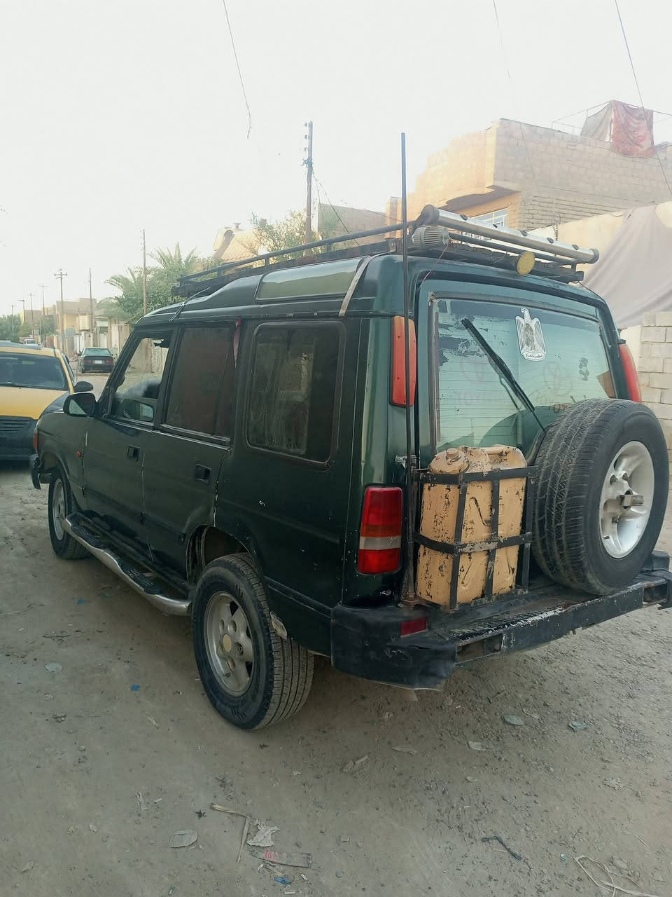 اسلام عليكم
سيارة لاند روفر موديل ١٩٩٦
رقم صلاح الدين فحص
محرك بطة2500 
بي صوت بيرن بكن
وبي كازكيت
كير جيد
تخم تاير جديد 
السياره حلوى 
مال جنايه و صياده 
السعر استفسار عل هاذ الرقم
 ***********
