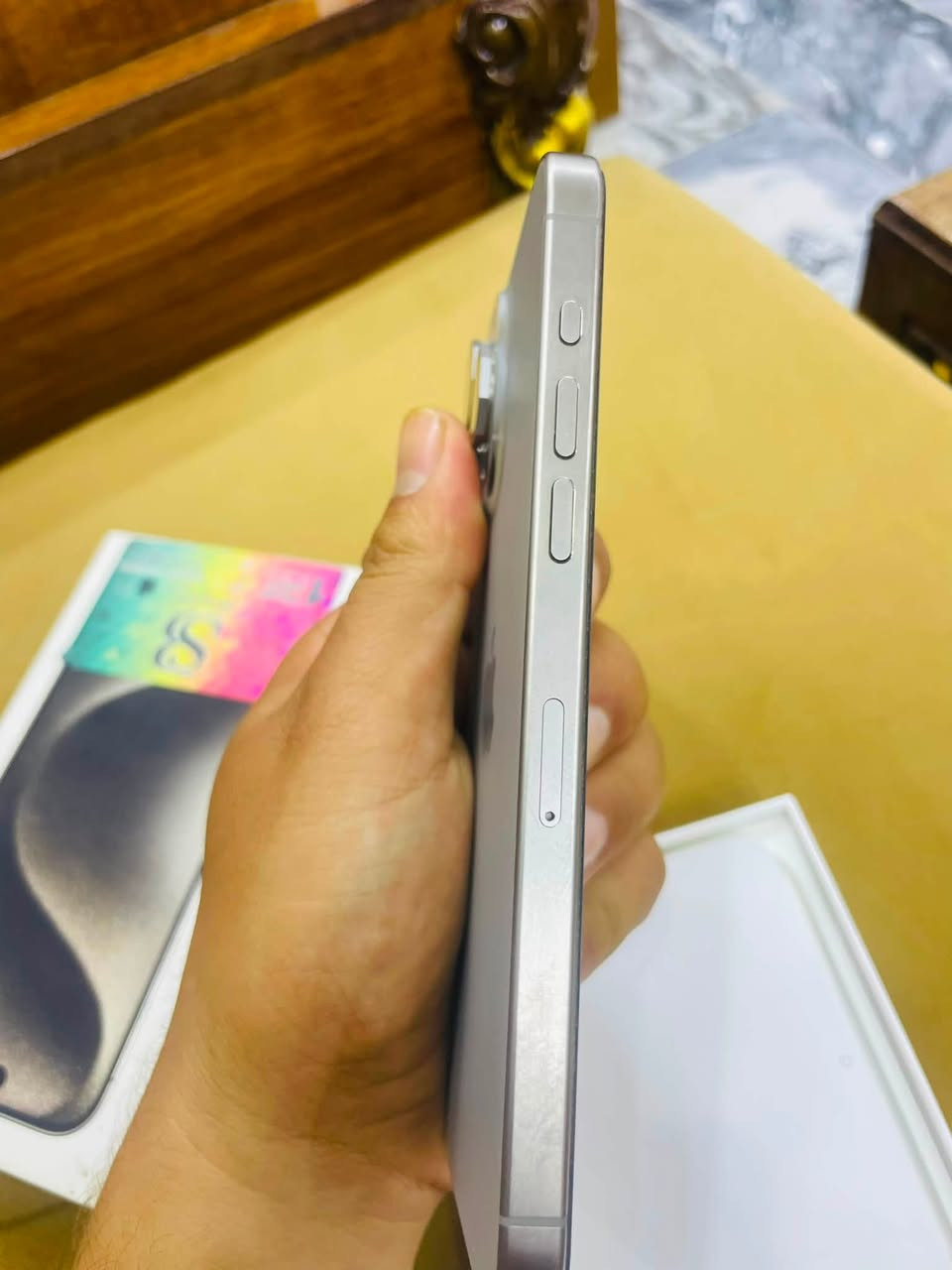 للبيع آيفون 15Pro Maxدبل سمكرت ذاكره 256حال البطاريه 85نضيف كلش ما ملعوب بي السعر مليون وبي مجال 
الستفسار ***********واتساب
