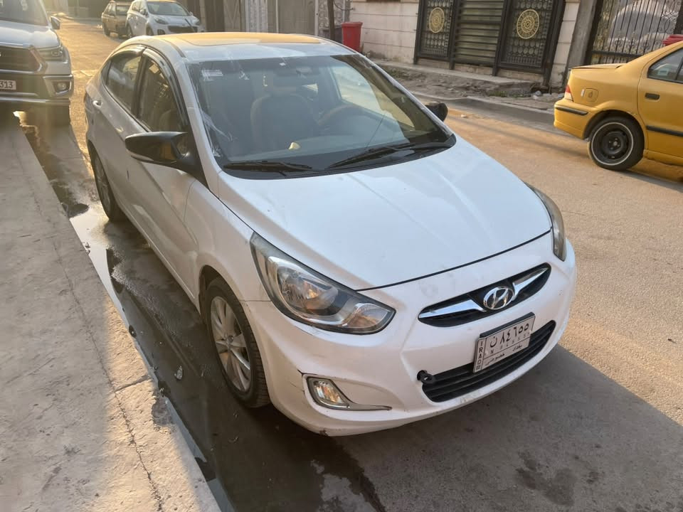 2013 
101 km 
80 $ 
***********

نص مكتوب في الصور:
- iQ