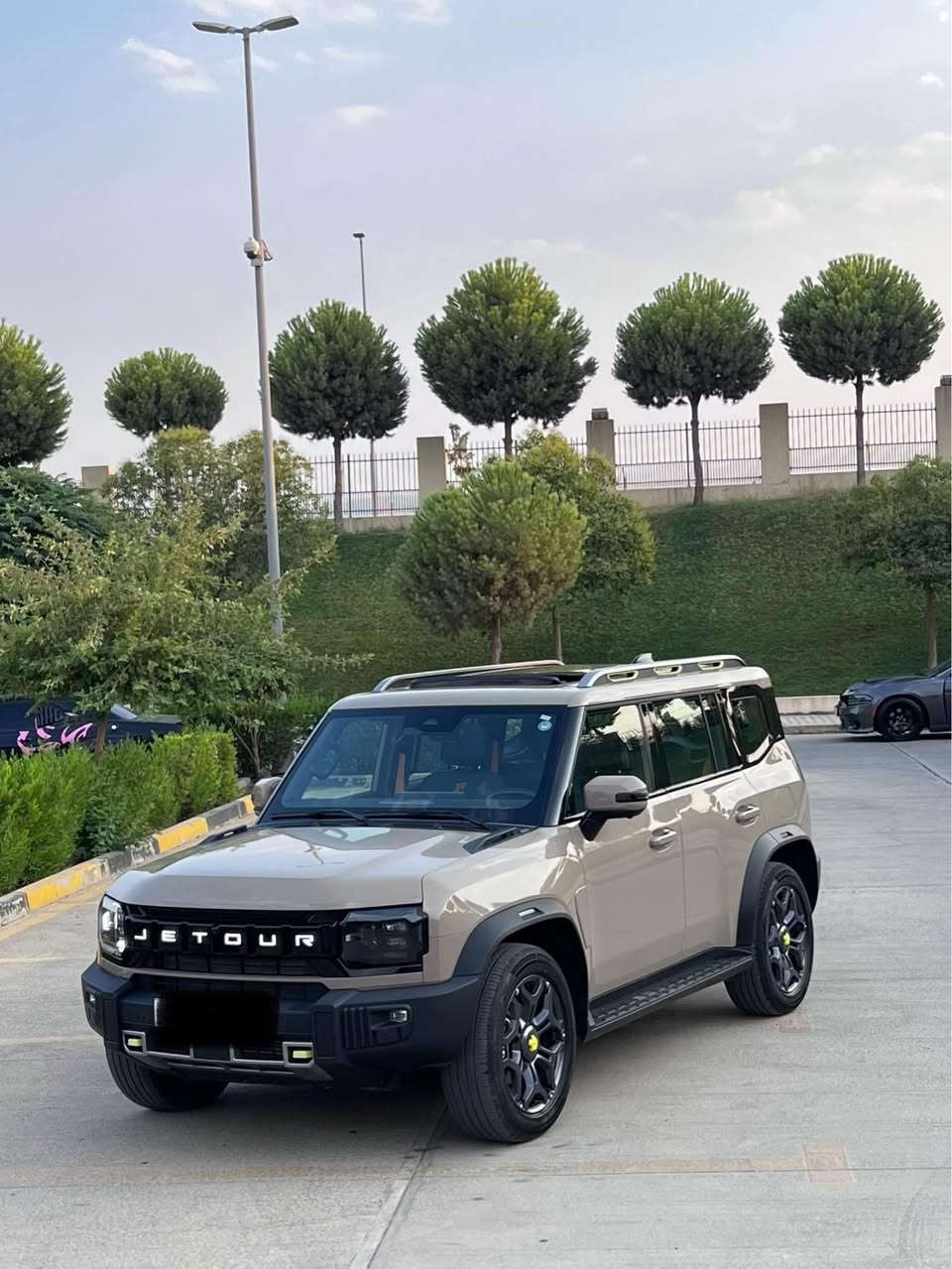 مۆدیل ٢٠٢٥
ڕەنگی خاکی مرغوب
سفری شریکەی هارلم
ماوەی ڕۆیشتن ٣٧ هەزار کم
فول مواصفات Luxury
ناو سەوز پانۆراما و شاشە گەورە و ئەوتۆ پارک و دەبڵ ئەکسل و دەرگای دوای شەفت و ویل کرۆم و ٥ کامێرا و ڕادار و کوشن گەرم و بەصمە و چەند مواسفاتی تر
گرنتی کۆمپانیای هارلم
بۆیاخ و سارد و شوختی نیە
گێڕ و مەکینە و ئەکسل و کارەباییات بە شەرت
سنوی و ژینگە تازەیە بە ناوی خۆمەوە
نرخی (٢٧٨) وەرەقە
شوێن/ سلێمانی 
*********** السليمانية, العراق

