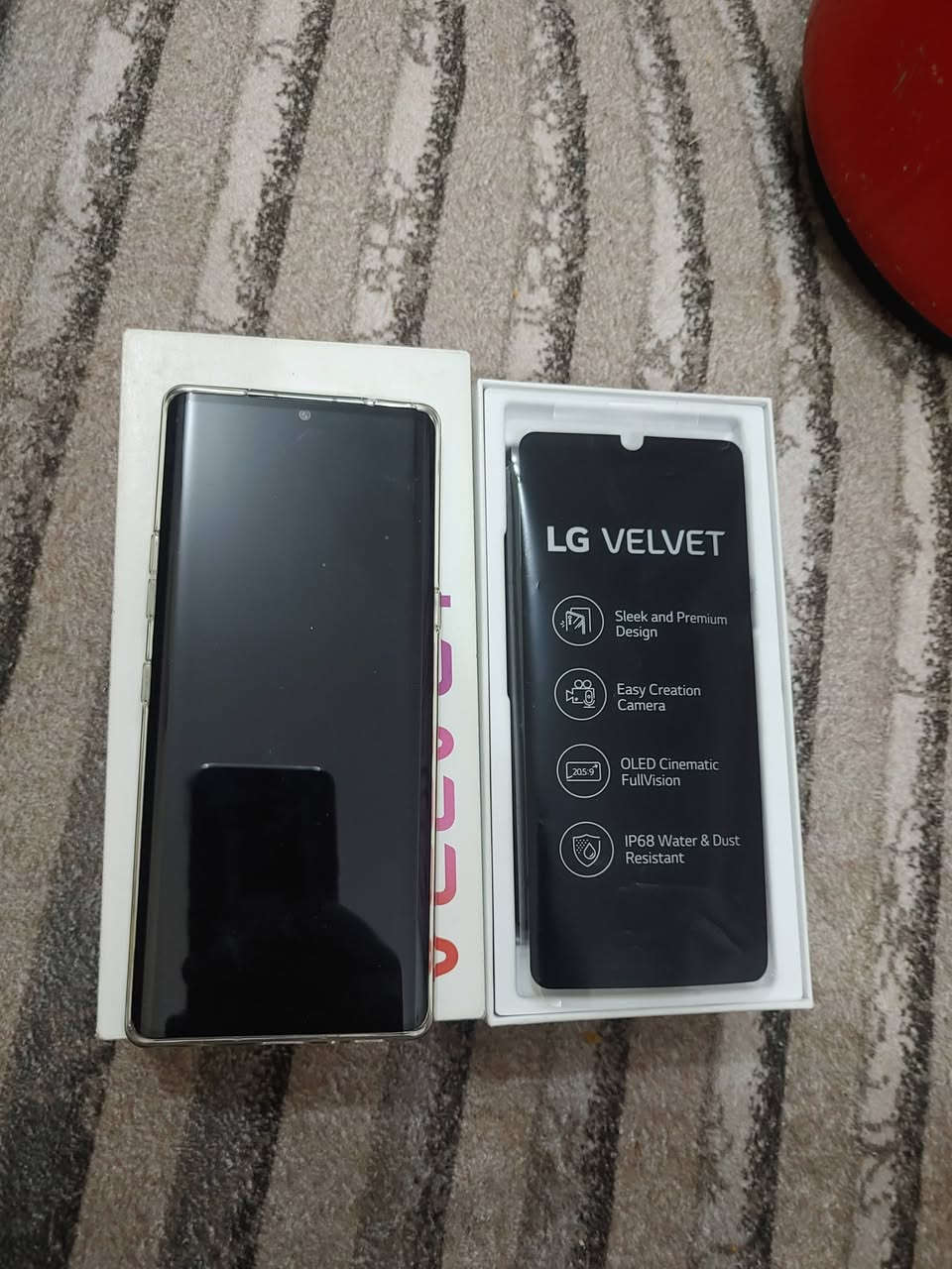 هاتف  من شركة  LG الكوريه 
LG VELVET   
الجهاز ذاكره 128  على 8  
شريحتين اتصال  
السعر   235  الف    
مواصفات   شاشه p امولد قياس  6.8  انج  وكامرات ذات دقه عاليه  شحن سلكي ولاسلكي سريعيين وكثير من المواصفات 
للتواصل  *********** 
واتساب او اتصال  
توجد خدمة توصيل
