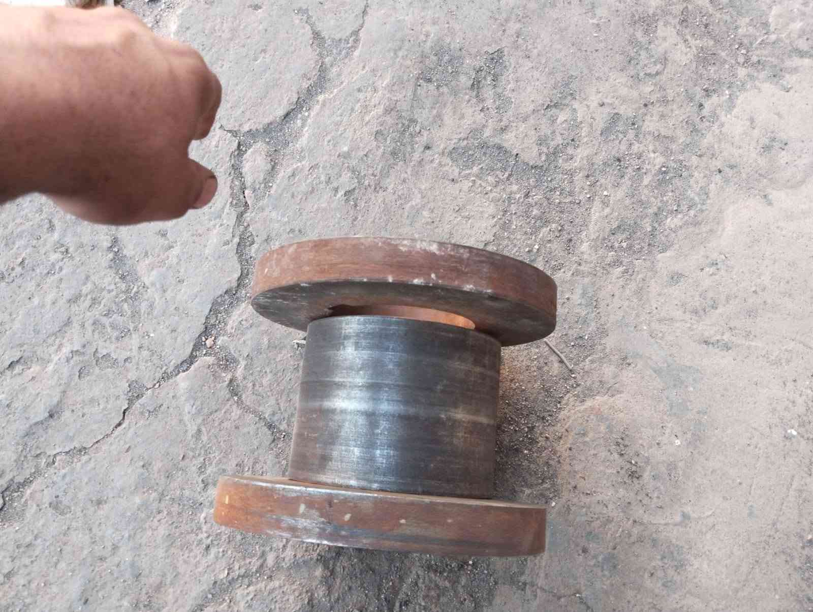 السلام عليكم 
معواجة حديد هي وقوالب مالتهة  للبيع 
و مكينة حد درگ كتر او صواني كتر للبيع 
الاستفسار الاتصال على الرقم فقط 

***********
