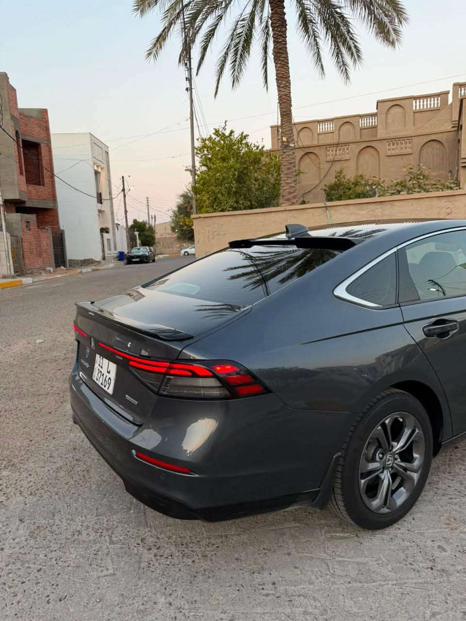 السلام عليكم للبيع هوندا اكورد هايبرد

موديل 2024 رقم بغداد الدولي بأسمي فئة EXL مواصفات: مكينة 4 سلندر 2000 فتحه سقف / رادارات أمامية وخلفية وجانبيه/ كراسي كهربائية / تشغيل عن بعد/ فول تحكم ستيرن/ تحديد مسار /سايد بريك كهرباء / مقاعد أمامية تدفئة فقط /إشارة مراية جانبية / ذاكرة خزن ميموري لكرسي السائق / غرفة السيارة جلد اصلي /شفتات ستيرن للتحكم بالكير العادي
بجم كبس
الضرر: جاملق وباب سايق ايرباك برده فقط ومرجعات ابلادي نفس لون قطع نفس الون 
السعر 210
مامتواجد ع الفيس 
الرقم ***********

نص مكتوب في الصور:
- 76 9:06 bid.cars Similar archival offers You are watching archived offer. Auction ended on Friday, October 10, 2025. Friday, October 10, 2025 12 Photos 360 360° Bidding Vehicle information Final bid
- 76 9:06 bid.cars 8 / 13
- 76 9:06 bid.cars 5 / 13 1:1
- 76 9:06 bid.cars 1 / 13