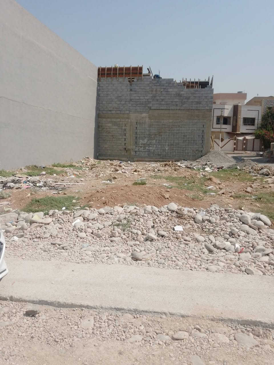 ارض للبيع موصل حي القادسيه (تقطيع المحكمه)  ملك صرف طابو باسم الشرعي 
المساحه 200 متر 
واجهه 10 متر  اتجاه قبله 
الارض تقع على شارع بعرض 12 متر مهيئ للتبليط ..
للاستفسار الاتصال على ارقام المكتب ..
***********
***********
 
او مراجعة المكتب في الموصل حي النور سايدين دانيه ماركت قرب افران العائله..

