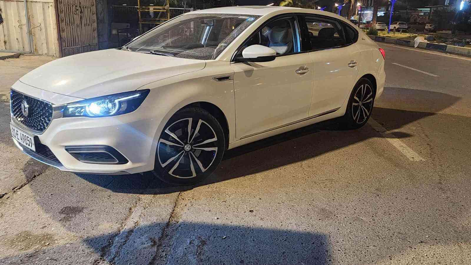🚗 للبيع MG6 موديل 2022
المحرك: 1.5 لتر تيربو، 4 سلندر، 
فئة تروفي اعلى مواصفات بيها

ناقل حركة أوتوماتيك (DCT – 7 سرعات)

عداد الكيلو متر 57 كم

المواصفات:

استهلاك بنزين اقتصادي.

فتحة سقف

مقاعد جلد 

مقعد سائق كهربائي

تكييف أوتوماتيك / ثنائي المنطقة

نظام صوت مع بلوتوث + USB

وسائد هوائية 

مثبت سرعة

Auto Hold 

هاند بريك بصمة

نظام مراقبة ضغط الإطارات

كاميرا خلفية 

حساسات أمامية وخلفية

مرايا جانبية كهربائية مع إشارات LED

بصمة تشغيل 

دخول ذكي بدون مفتاح

إضاءة LED نهارية

السياره مكفوله بدون ضرر وبدون صبغ وجاهزه
رقم بغداد ابئسمي
رقمي***********
