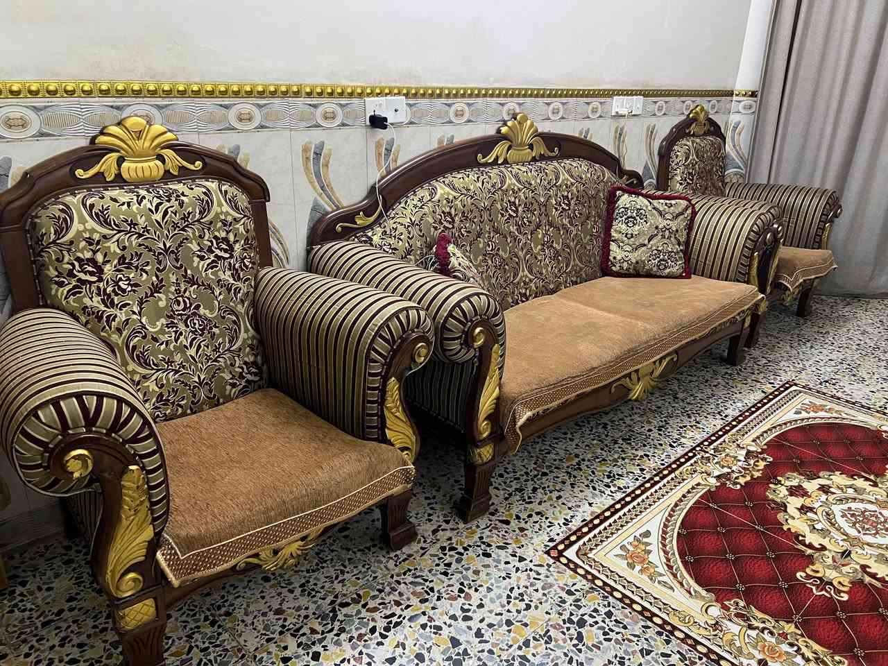 تخم مصري زان اصلي 10 مقاعد نضيف 90/100 معه الطبلات الاصليه 450 بدون الطبلات 400 مكاني الزعفرانيه  رقم الهاتف ***********
