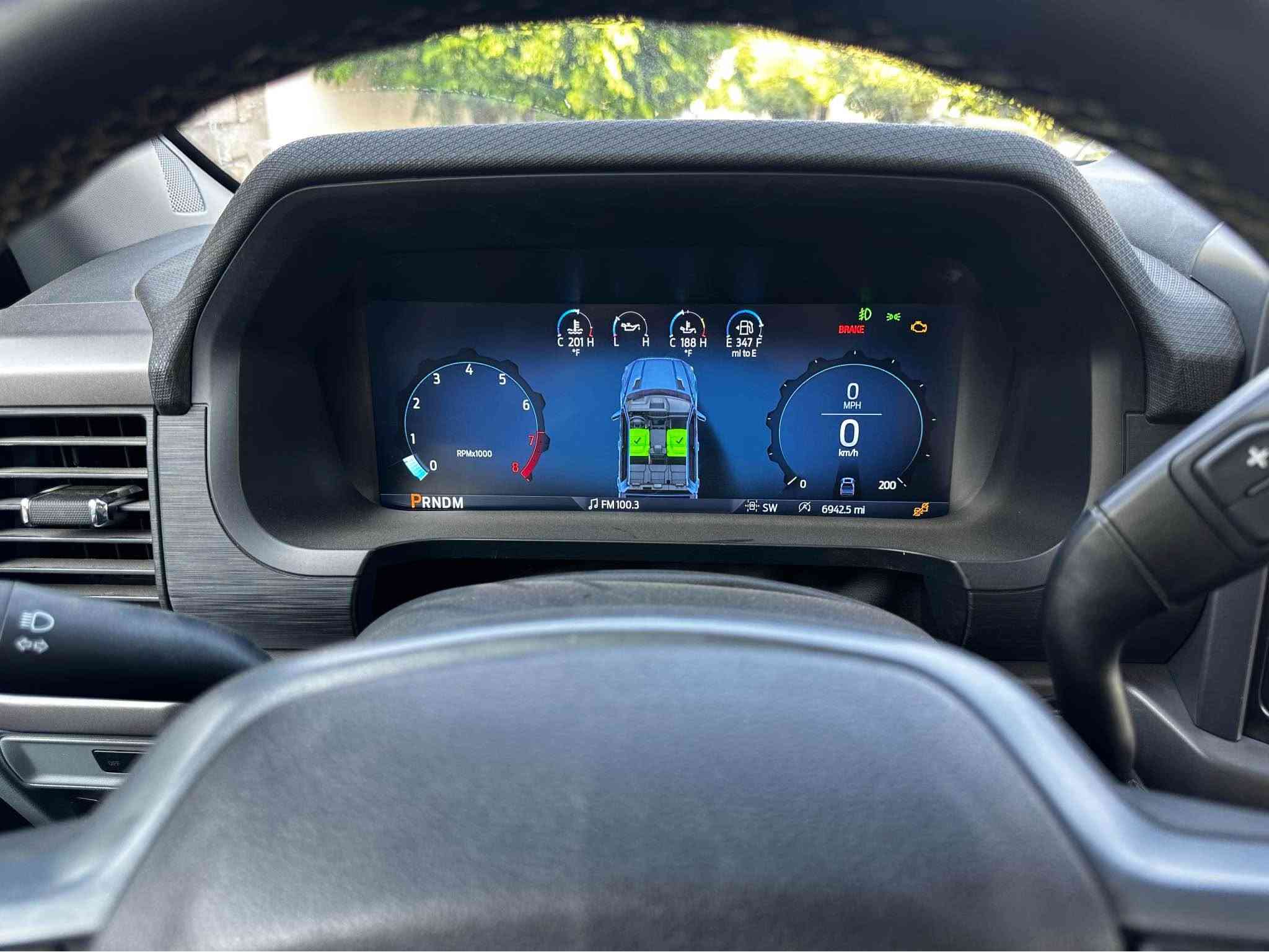 فؤرد 2025 FORD F-150 XLTمواصفات XLT شاشه ئايپادي گه وره گيچ ئه ليكتروني رادار پيش و پشت خه تي جاده  كوشين كاره با ويل كروم ده بل ئه كسل  4X4 سياره كه بس ربع بونيت جاملغ صبغ  جمپكي پشتي هه يه به شه رطب داخيلي لايت ليد چوار حه دسه  كاميرا حه ساس 6  هه زار رويشتيه 8پستن AWD  گير مكينه دبل اكسل راديته ر به رد هه موو به شه رت بيلادي سعر 288 كمك مجالي تيدايه سياره كه فحس و هه زه ي لو كرايه حازره لو ره قه م .                     
                                                                                  رقم  واتساب ***********
*********** أربيل, العراق
